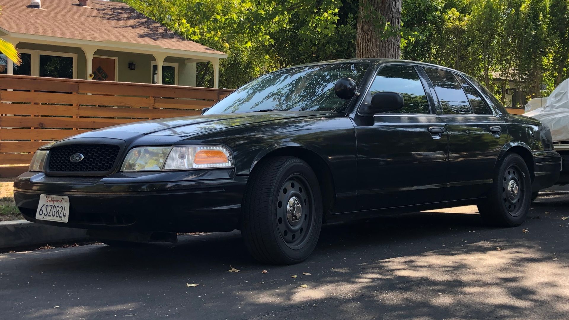 File:2006-2011 Ford Crown Victoria Police Interceptor, front-left.jpg
