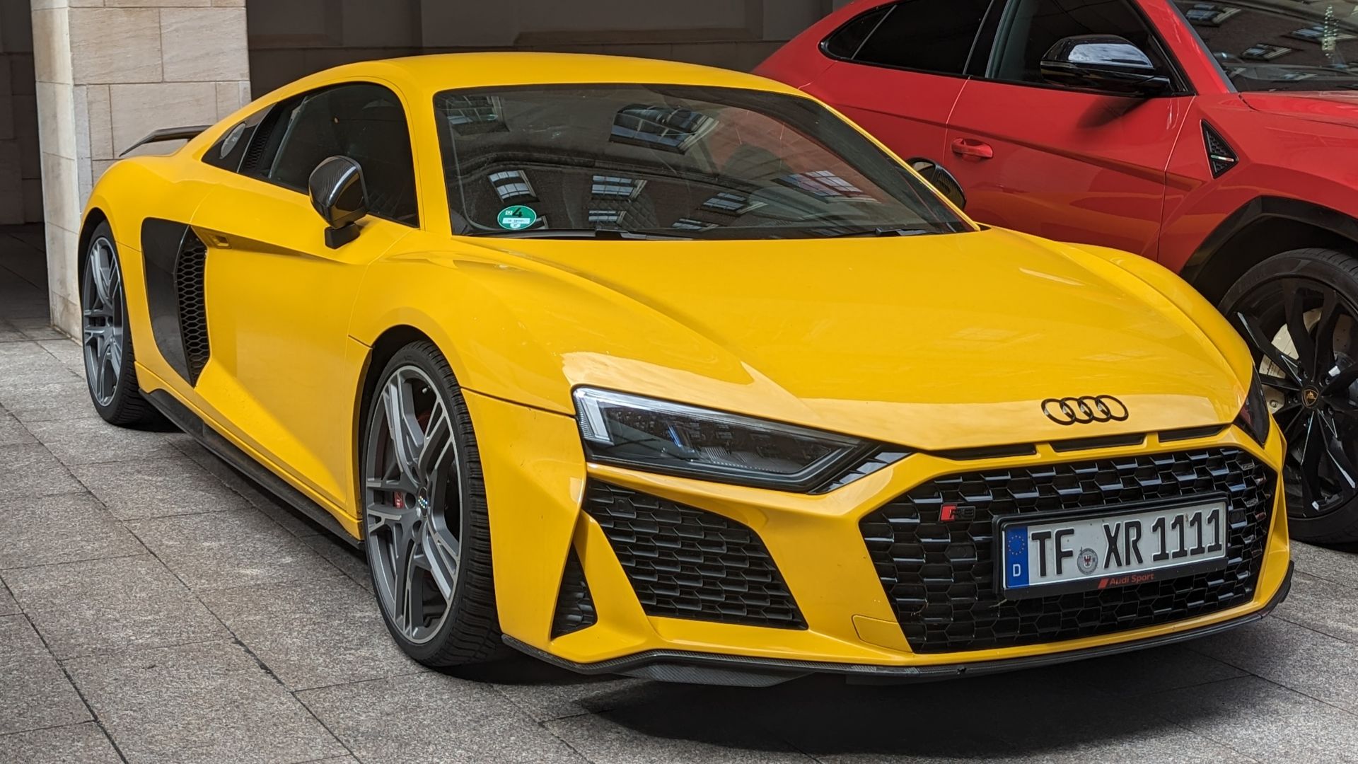 File:Audi R8 V10 Performance.jpg