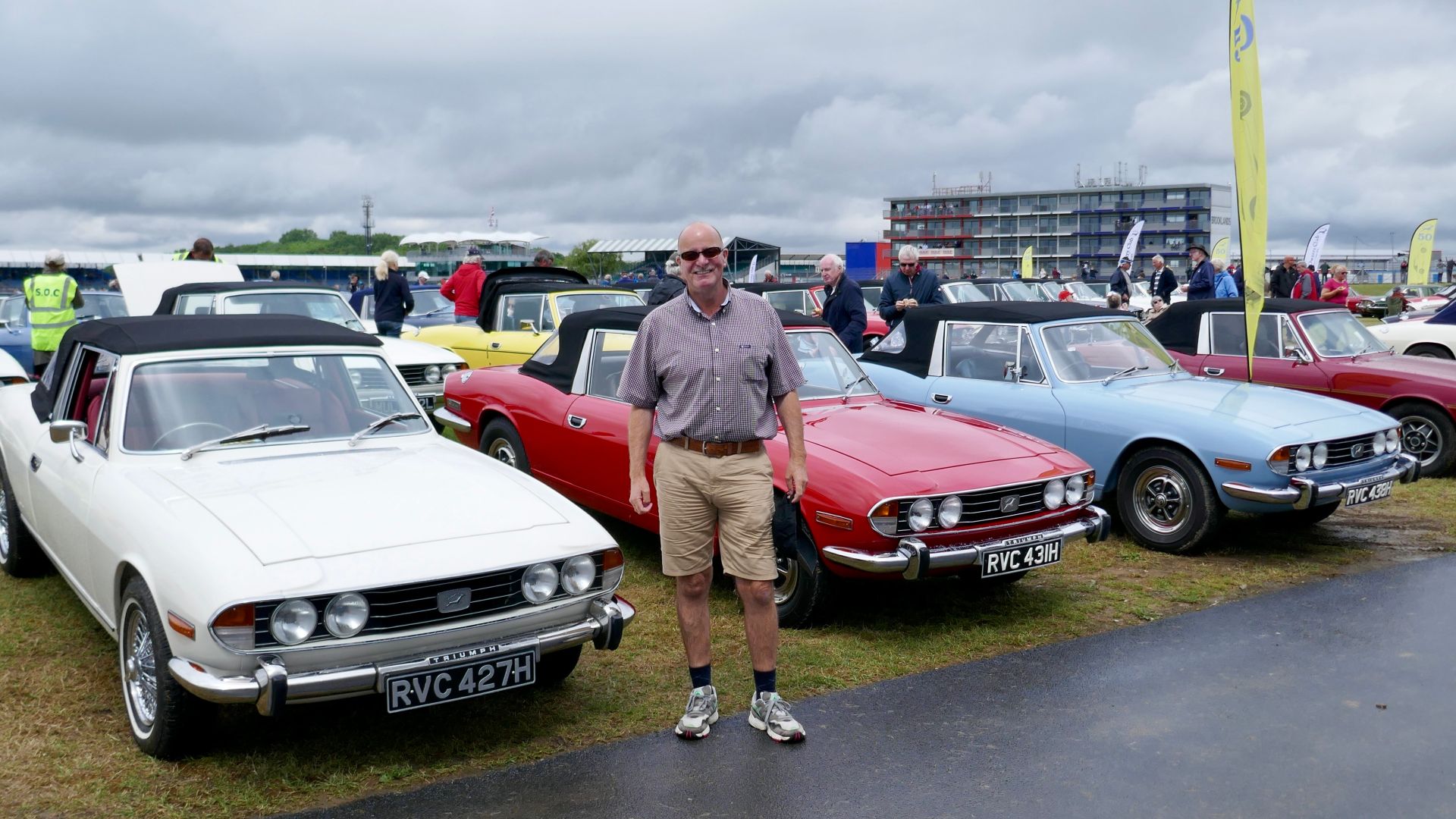 TRIUMPH STAG LD6 1970 WHITE/RED INTERIOR