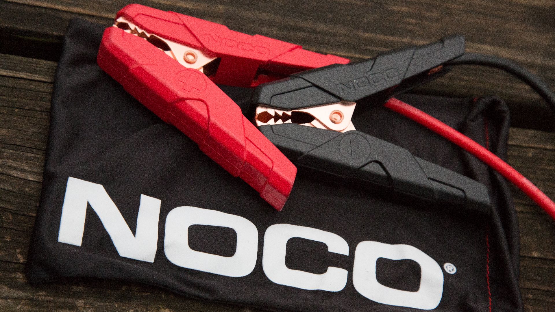 12-volt car battery jumper terminal clip cables for the NOCO Genius Boost GB40.