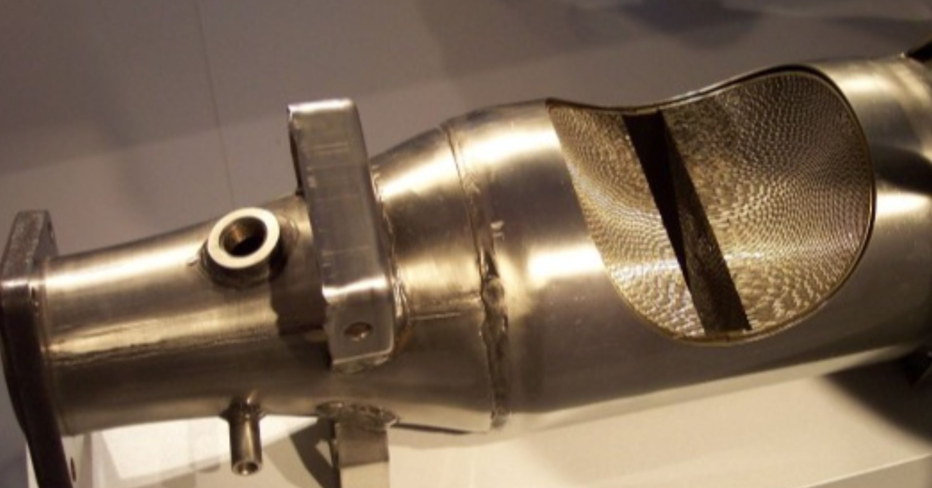 Aufgeschnittener metalkatalysator für ein Kfz, valuable earth elements 

17:40, 25. Sep 2004 Stahlkocher 640 x 297 (43410 Byte) (Aufgeschnittener metalkatalysator für ein Kfz, {{Bild-CC-by-sa}})