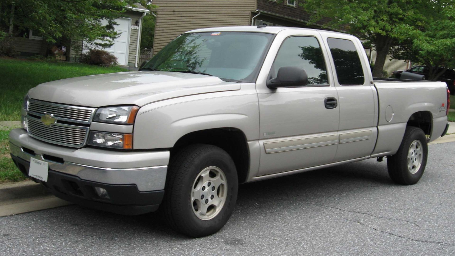 2005-2006 Chevrolet Silverado photographed in USA.