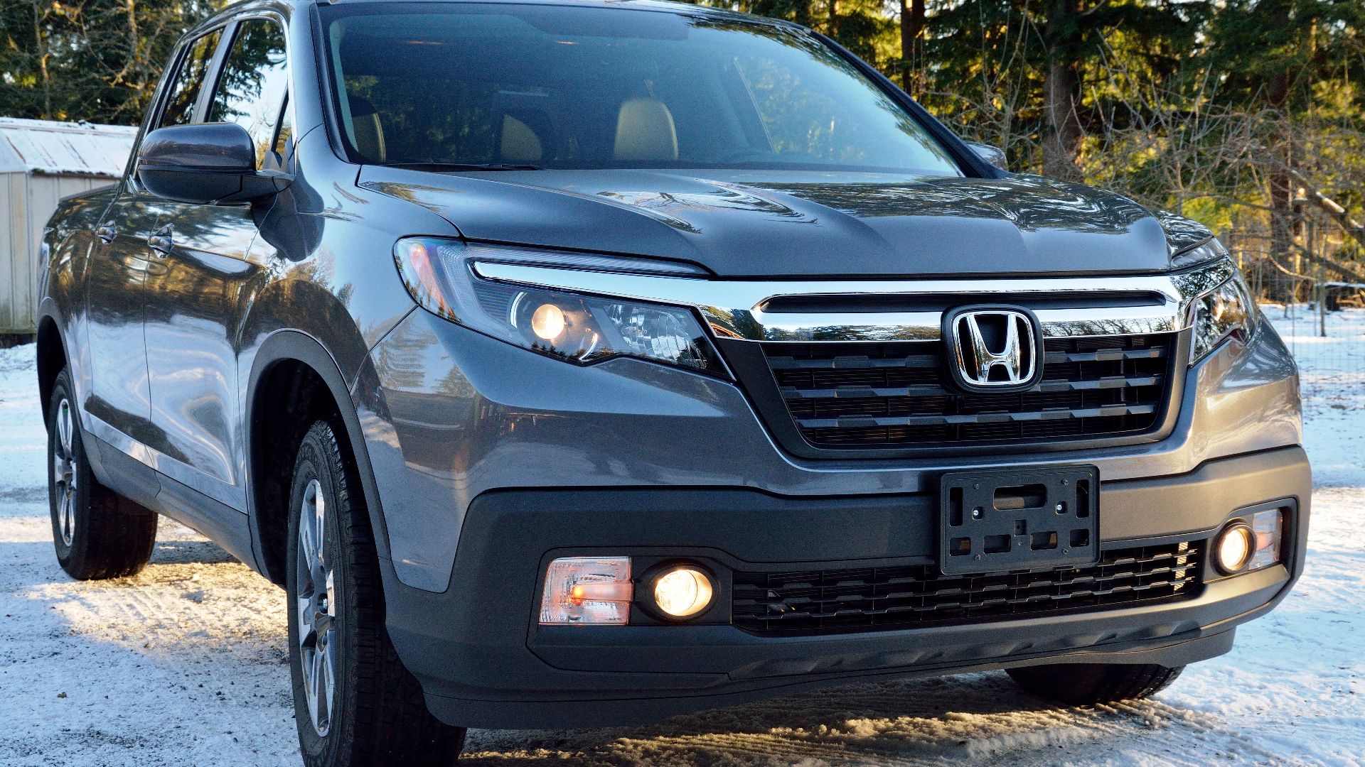 Picture of the 2017 Honda Ridgeline RTL front-end