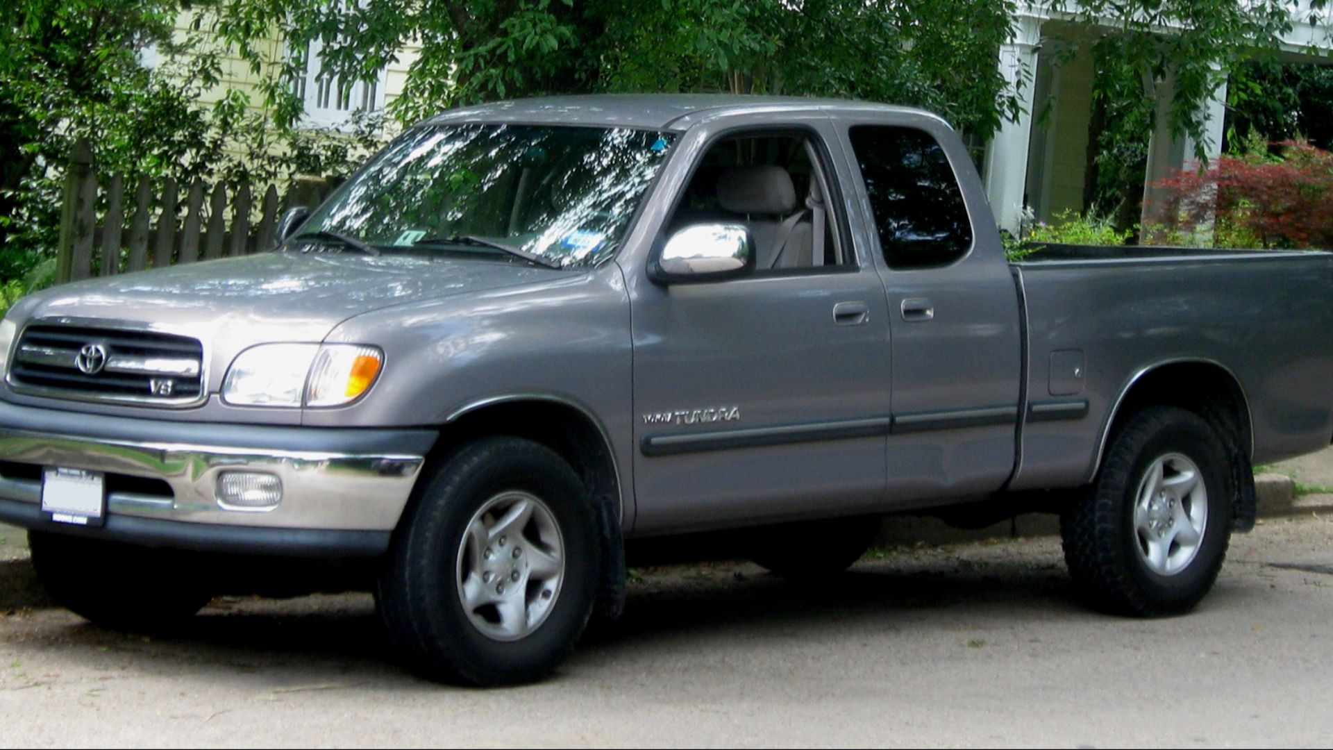 2000-2002 Toyota Tundra photographed in Washington, D.C., USA.