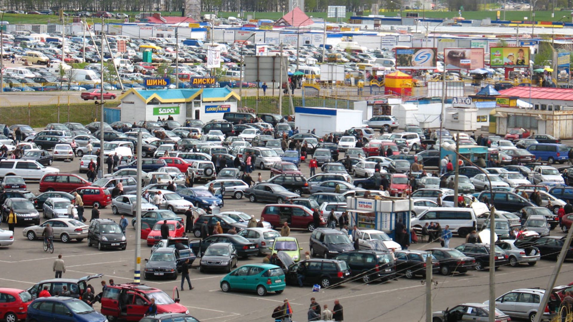 Motor-car market in Minsk.