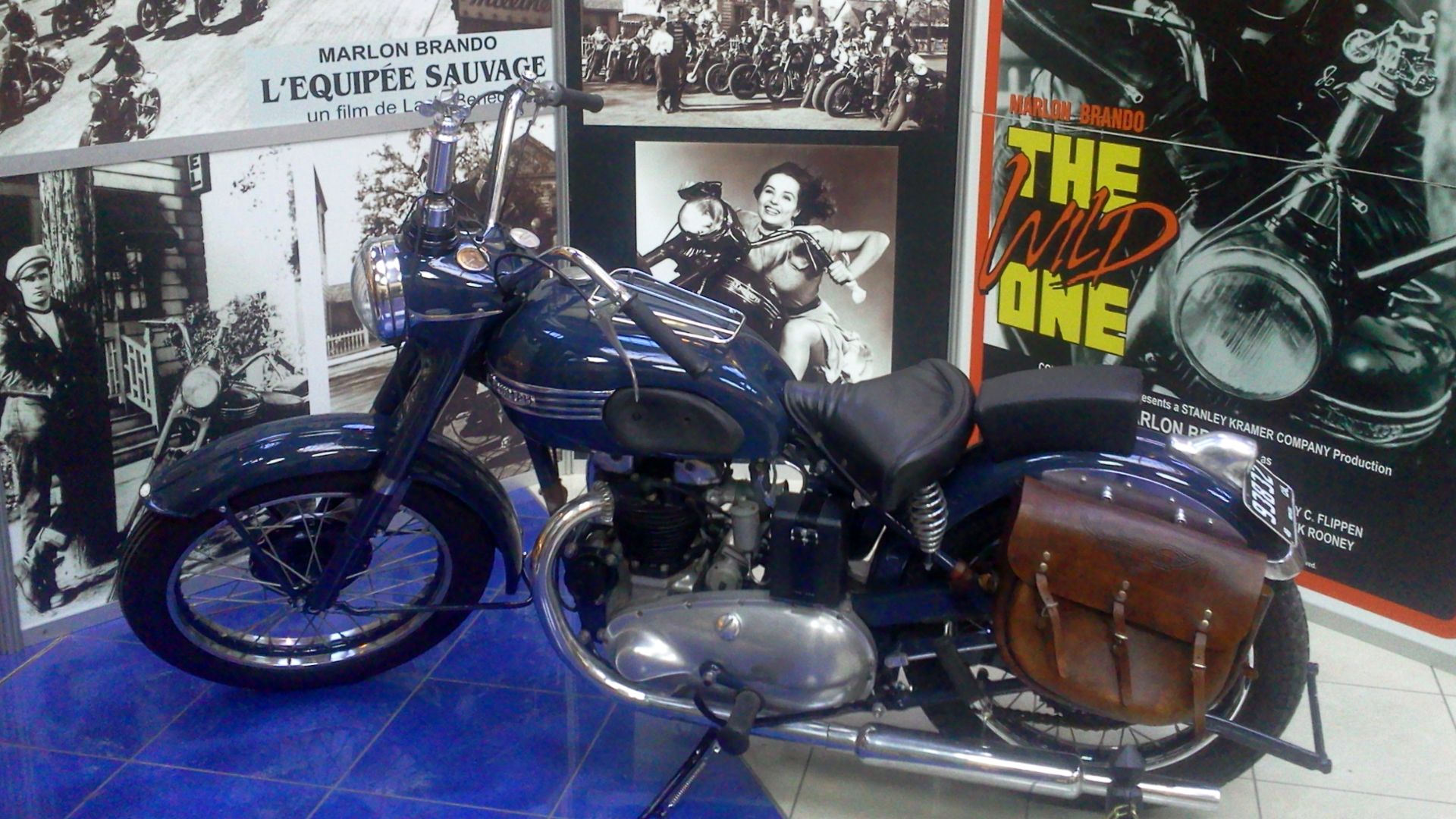 La Triumph Thunderbird del film