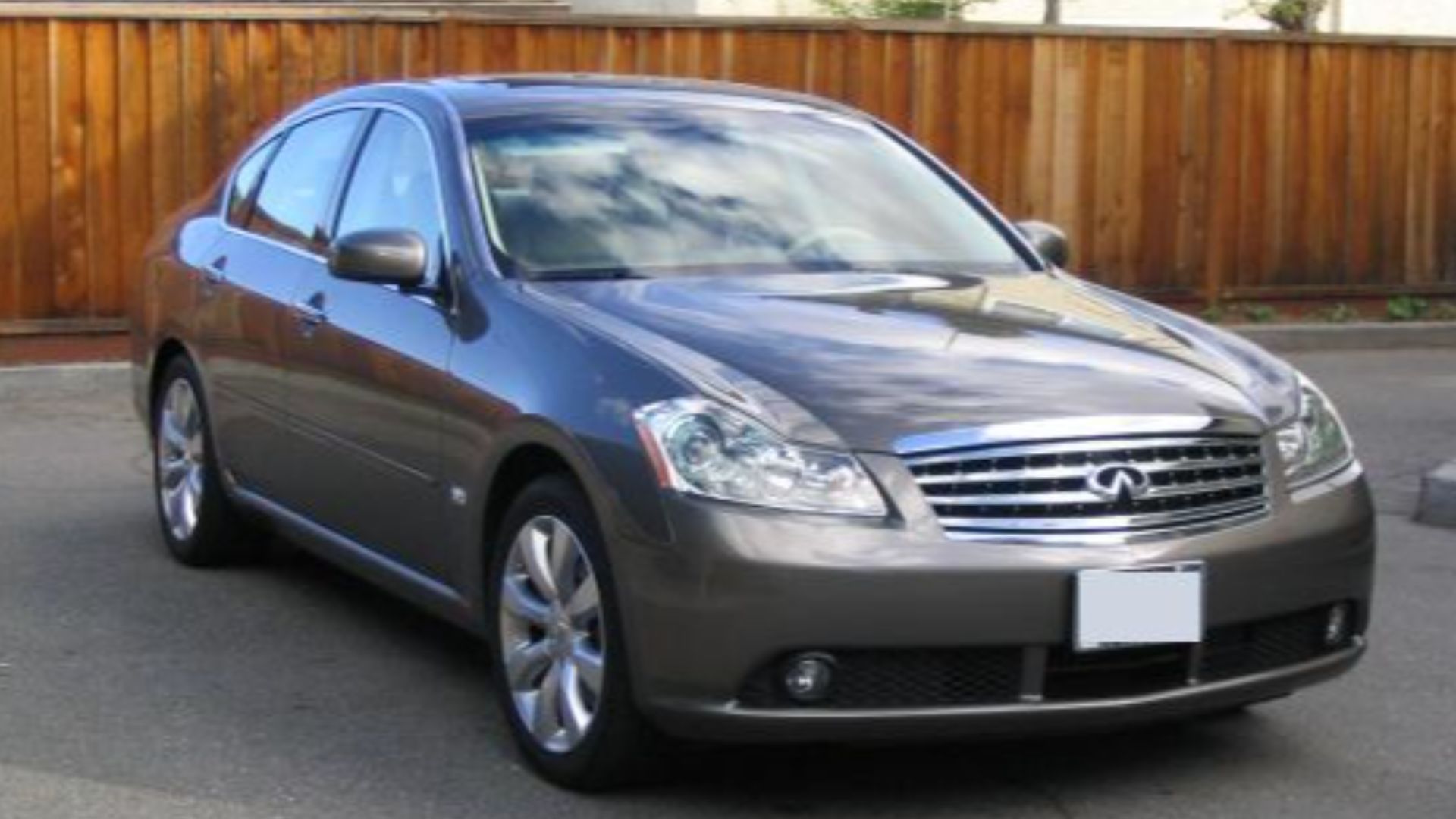 2006 Infiniti M45.