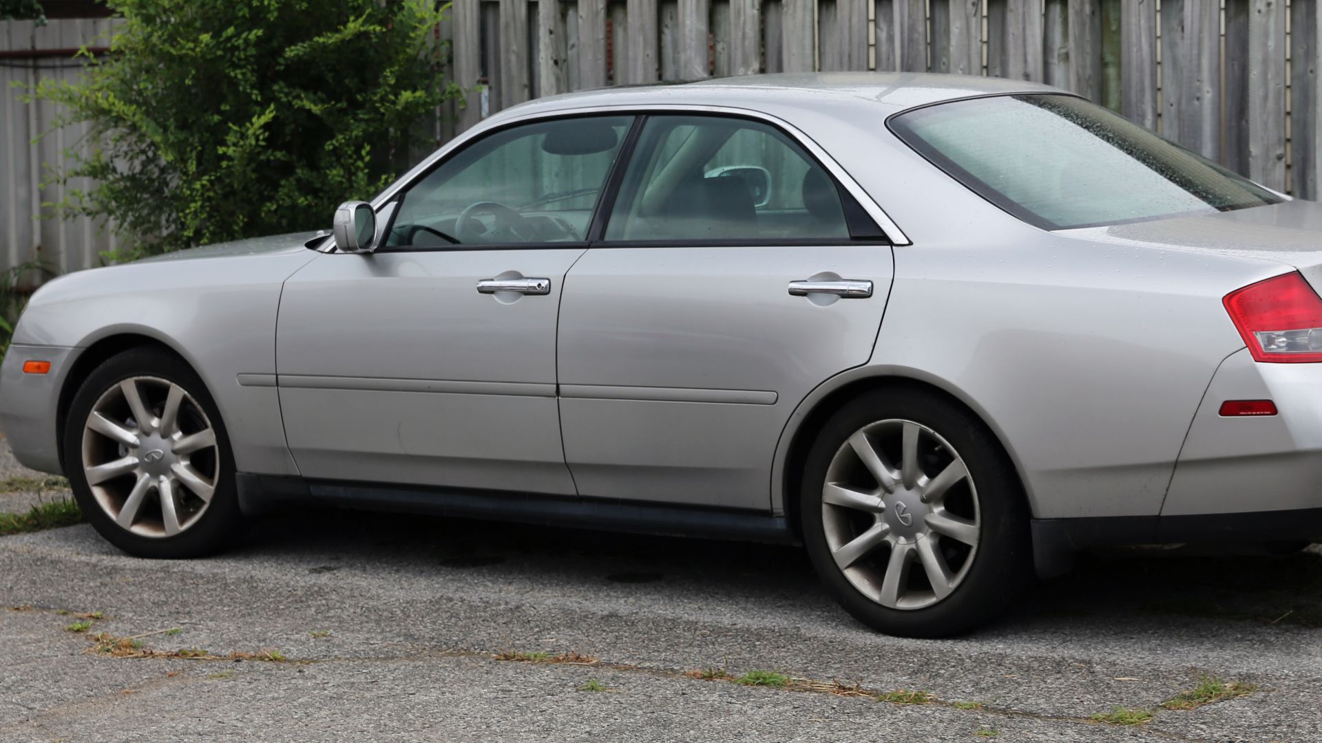 2003 Infiniti M45, US market version.