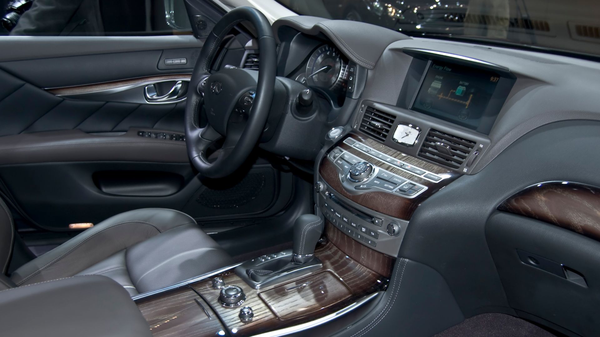 Infiniti M35 Hybrid en el Salón de Ginebra 2010.