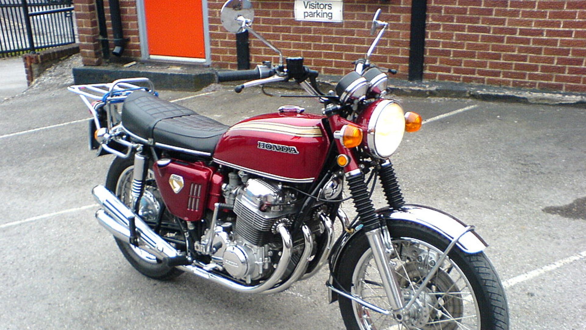 1969 Honda CB750 Picture taken in Stoke-on-Trent in 2006 by User:slarty-bart-farst
Category:Images of Honda motorcycles
