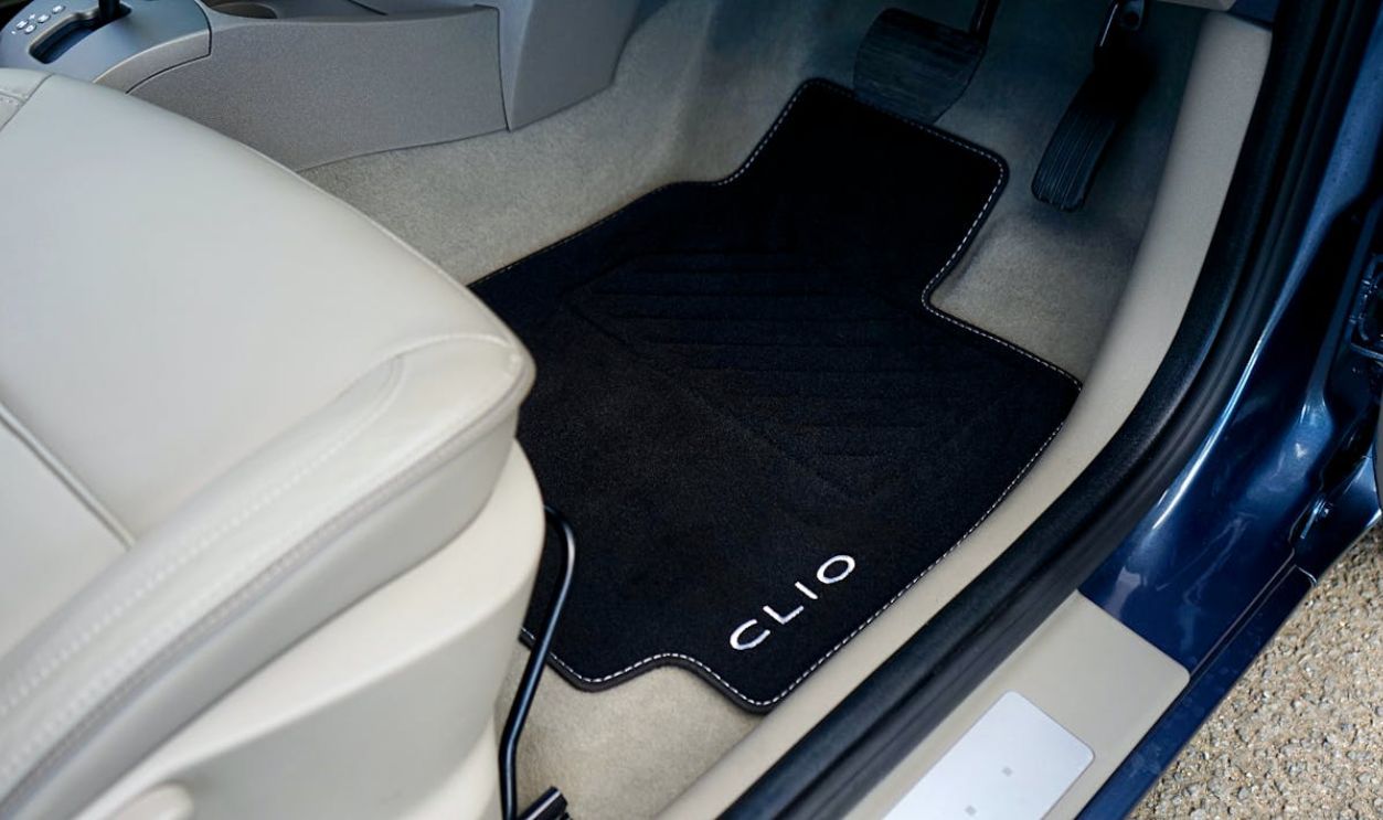 Car Mat in Reanult Clio