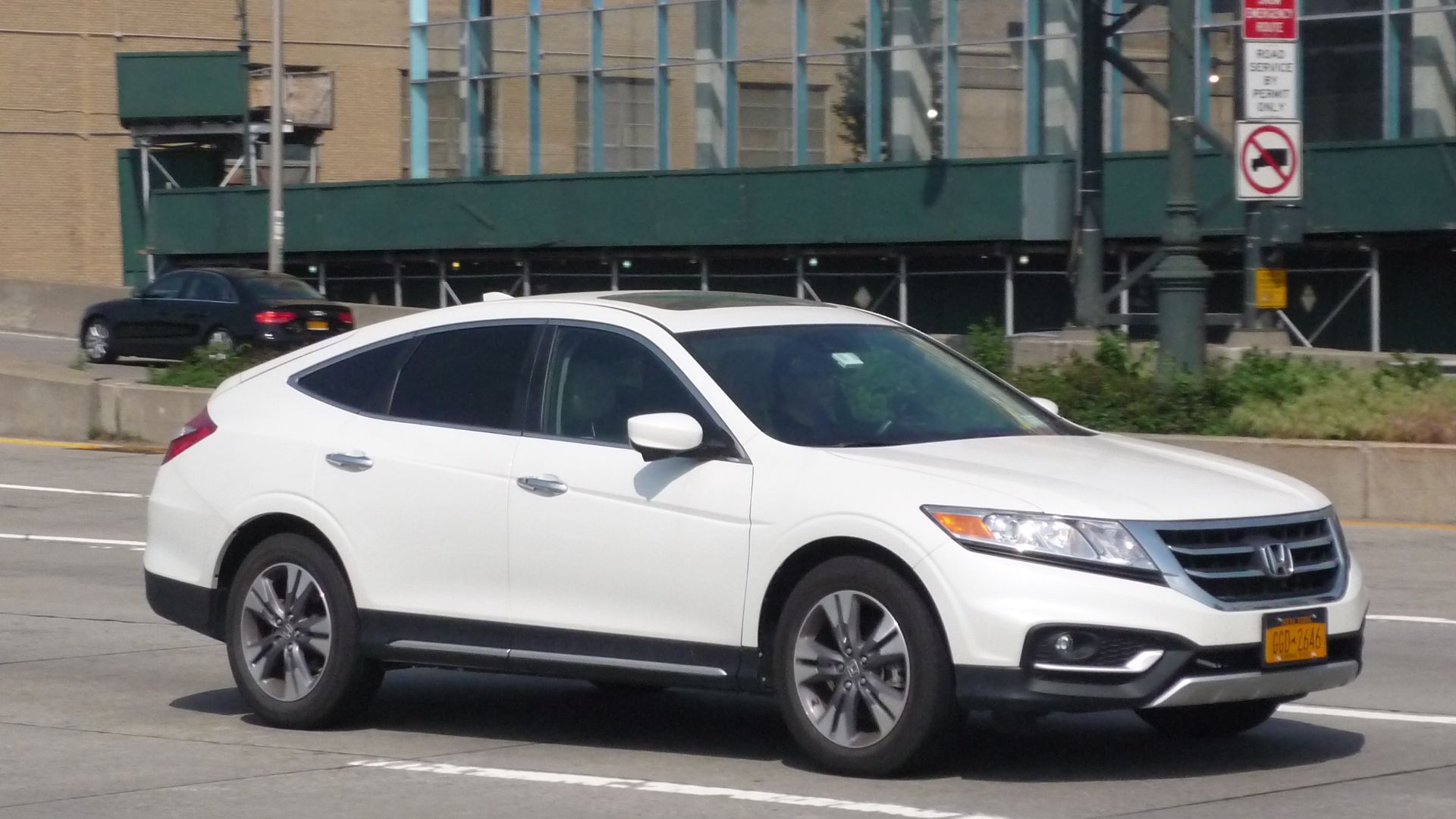 File:Honda Crosstour (33341373510).jpg