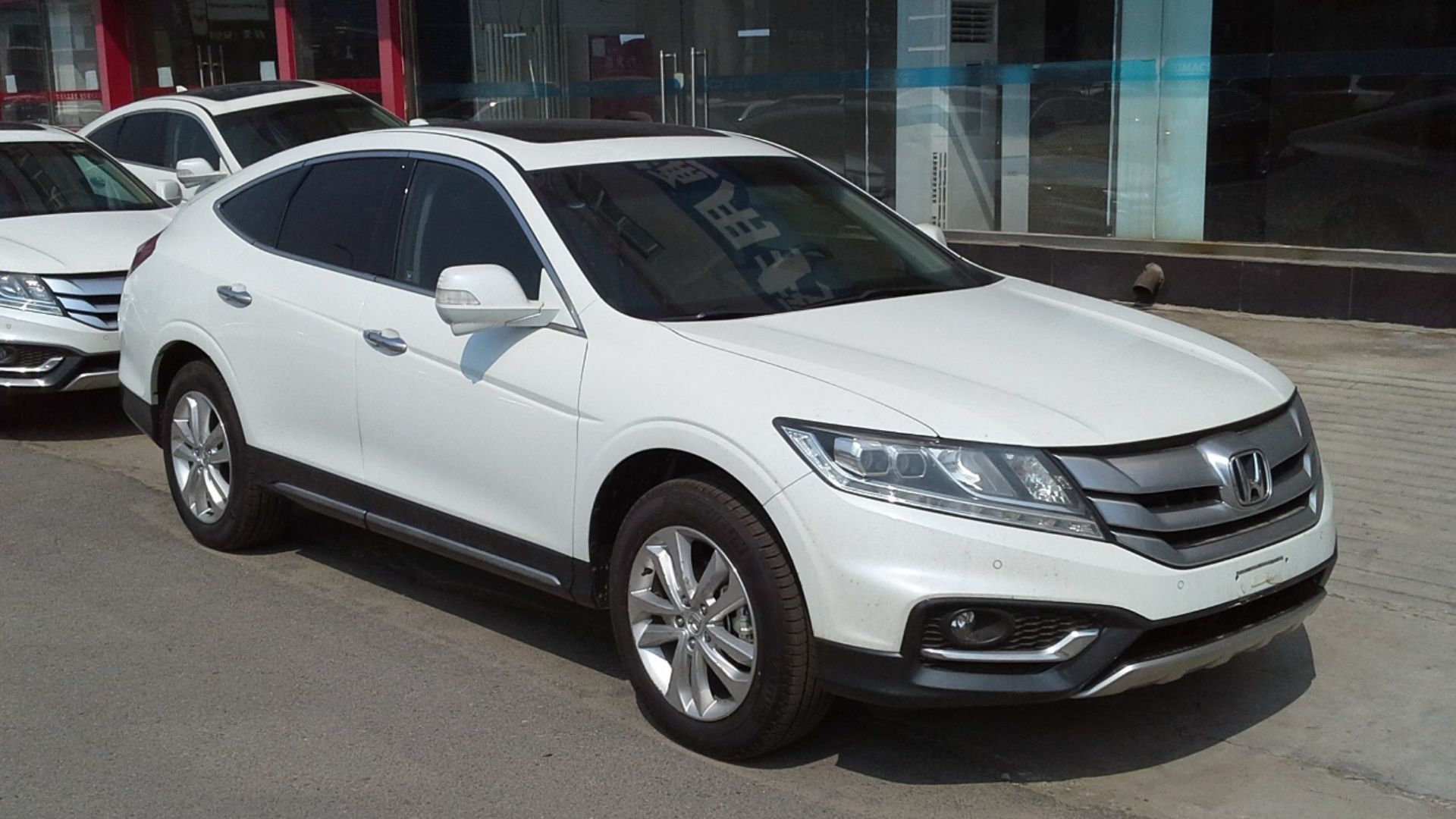 File:Honda Crosstour CN facelift 01 China 2015-04-13.jpg