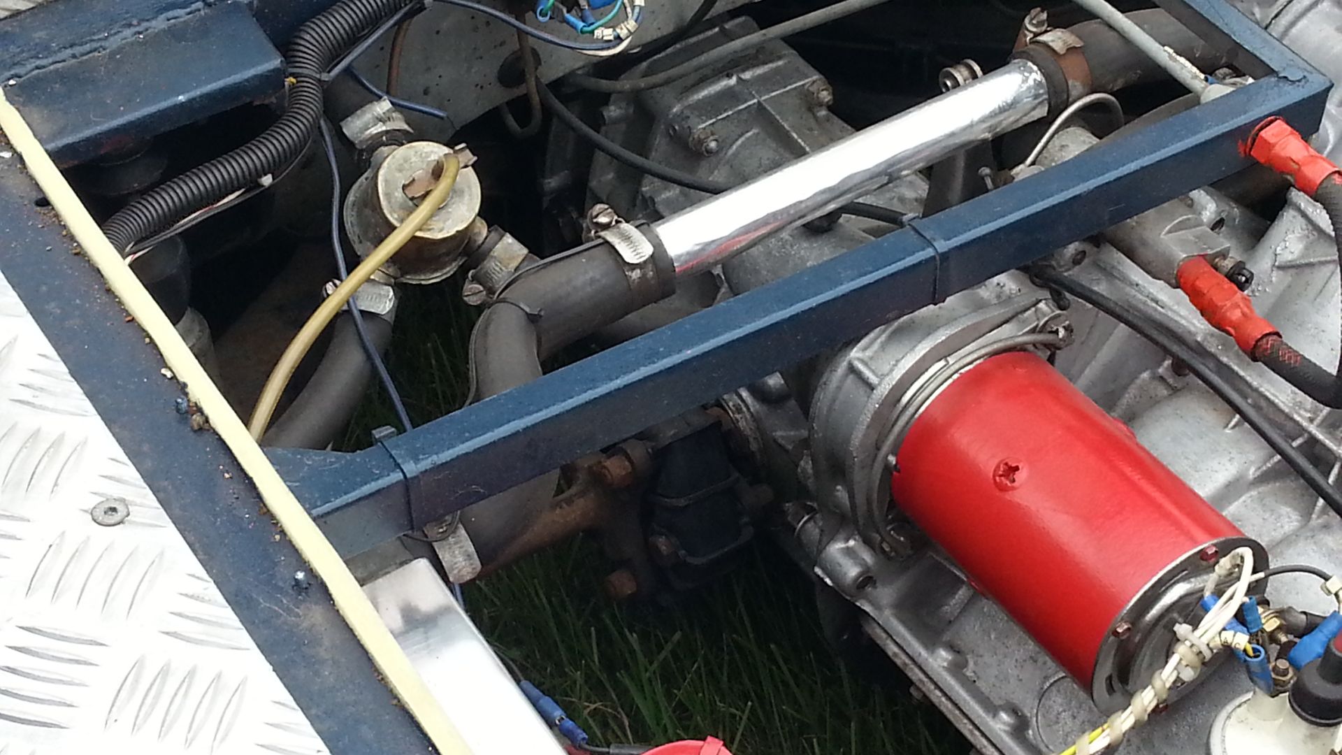 File:Hillman Imp transmission, (Berkeley classic car show, 2018).jpg