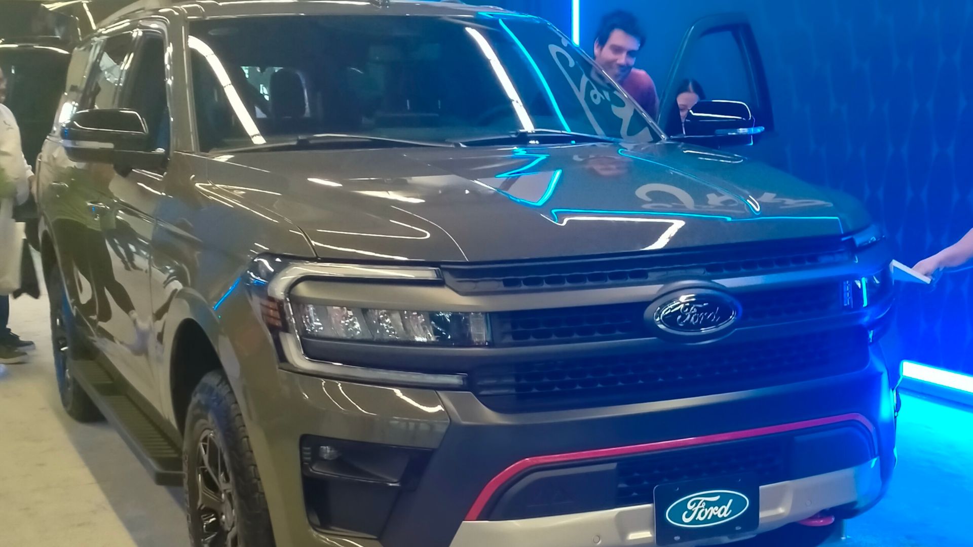 File:2024 Ford Expedition au SIAM 2024.jpg