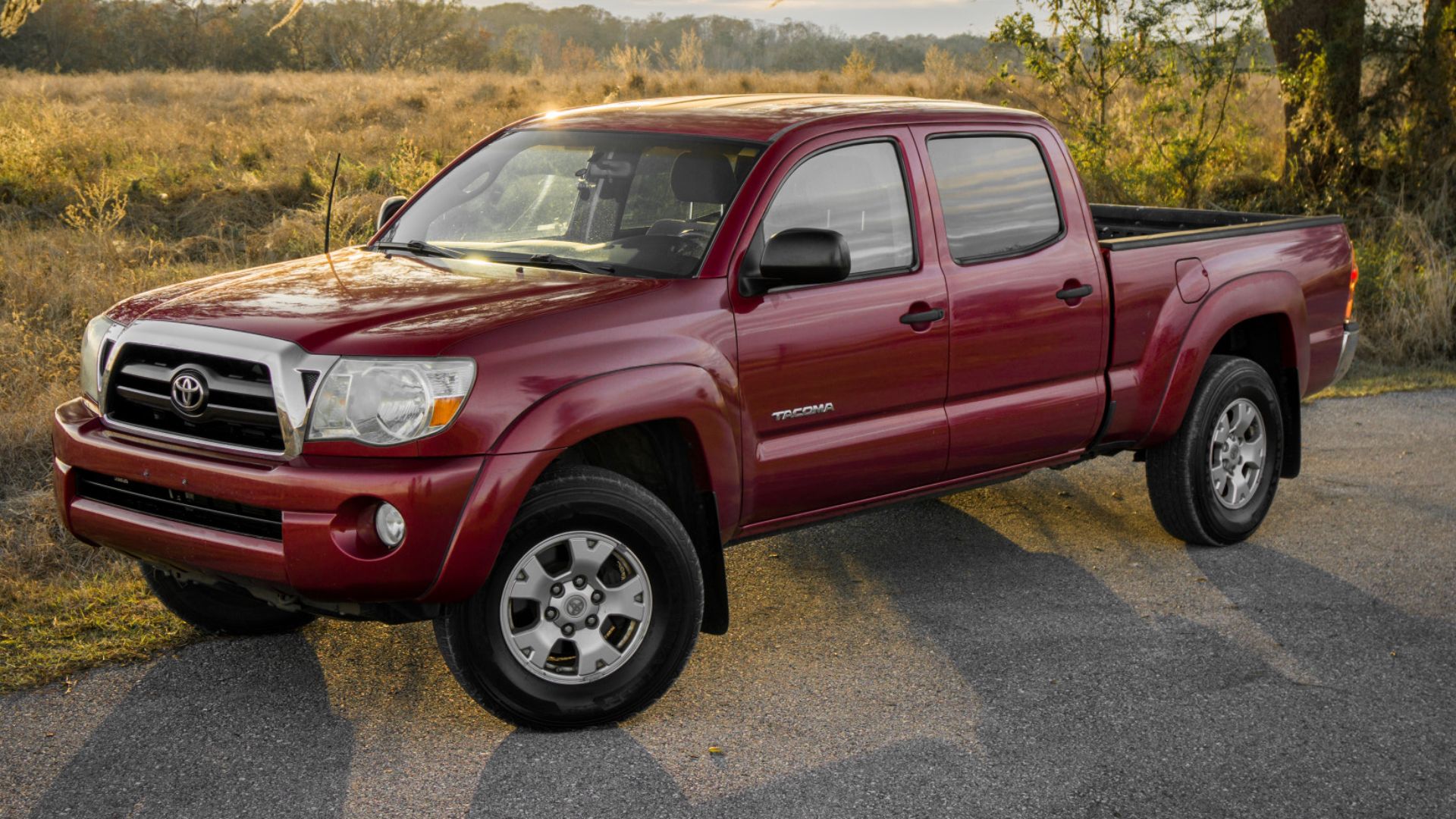 500px provided description: When your in-laws ask you to take photos for their craigslist ad. ;) [#car ,#toyota ,#driving ,#tacoma ,#motor vehicle ,#pick-up truck ,#sports utility vehicle]