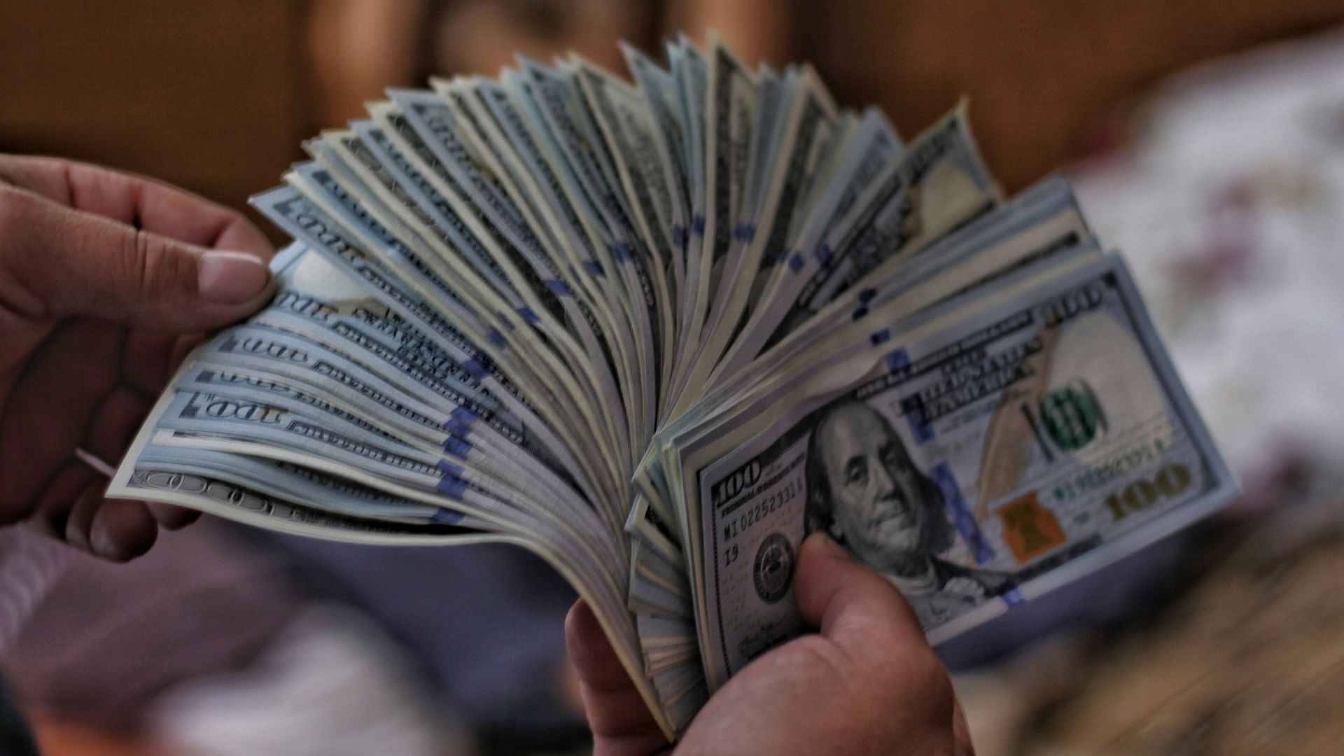 100 US dollar banknotes