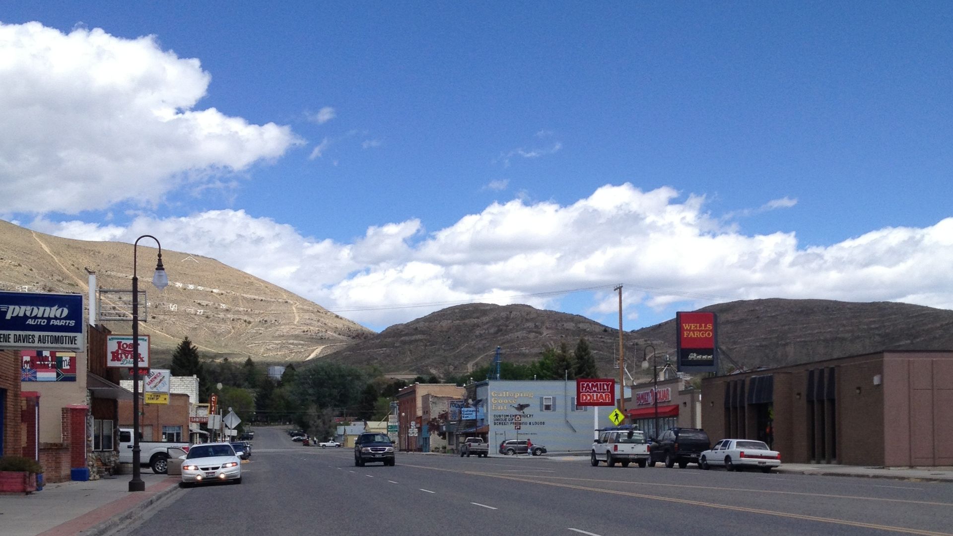 Arco, administra centro de kantono Butte (Idaho), foto pli larĝa ol alta