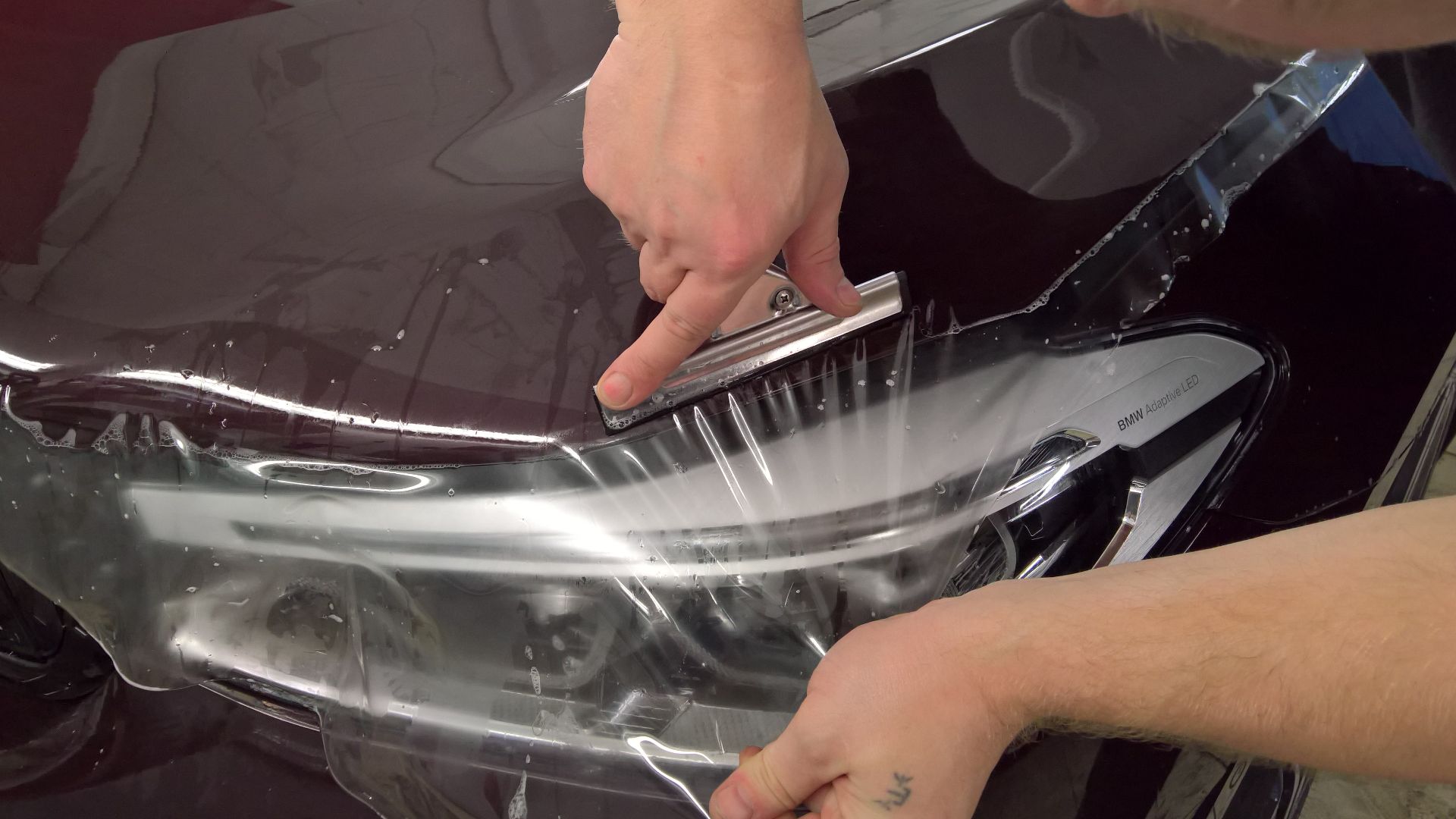 Инсталляция антигравийной пленки на капот автомобиля BMW GT6