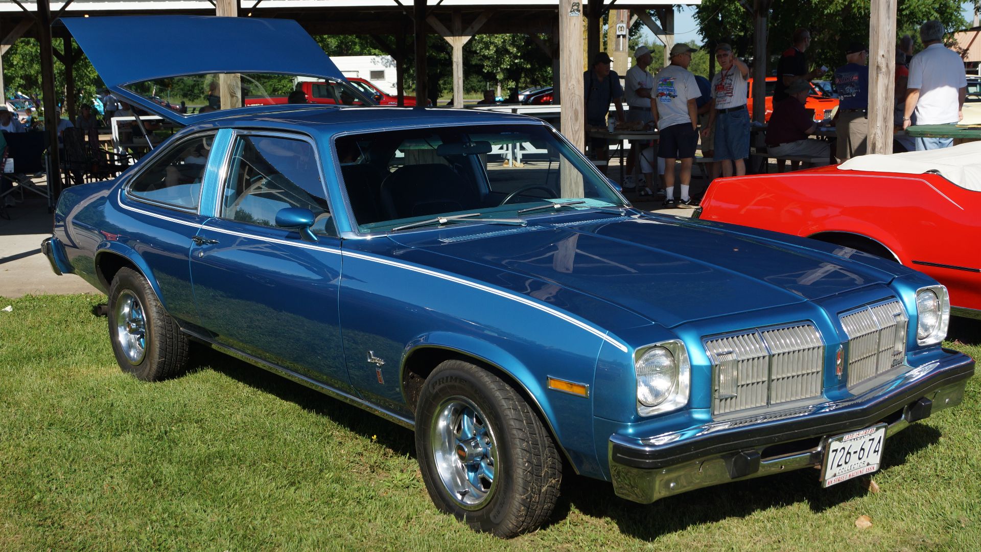 Minnesota Olds Club
40th Oldsmobile State Show & Swap meet
Blacksmith Lounge
Hugo, Minnesota
August 2016

 <a href=