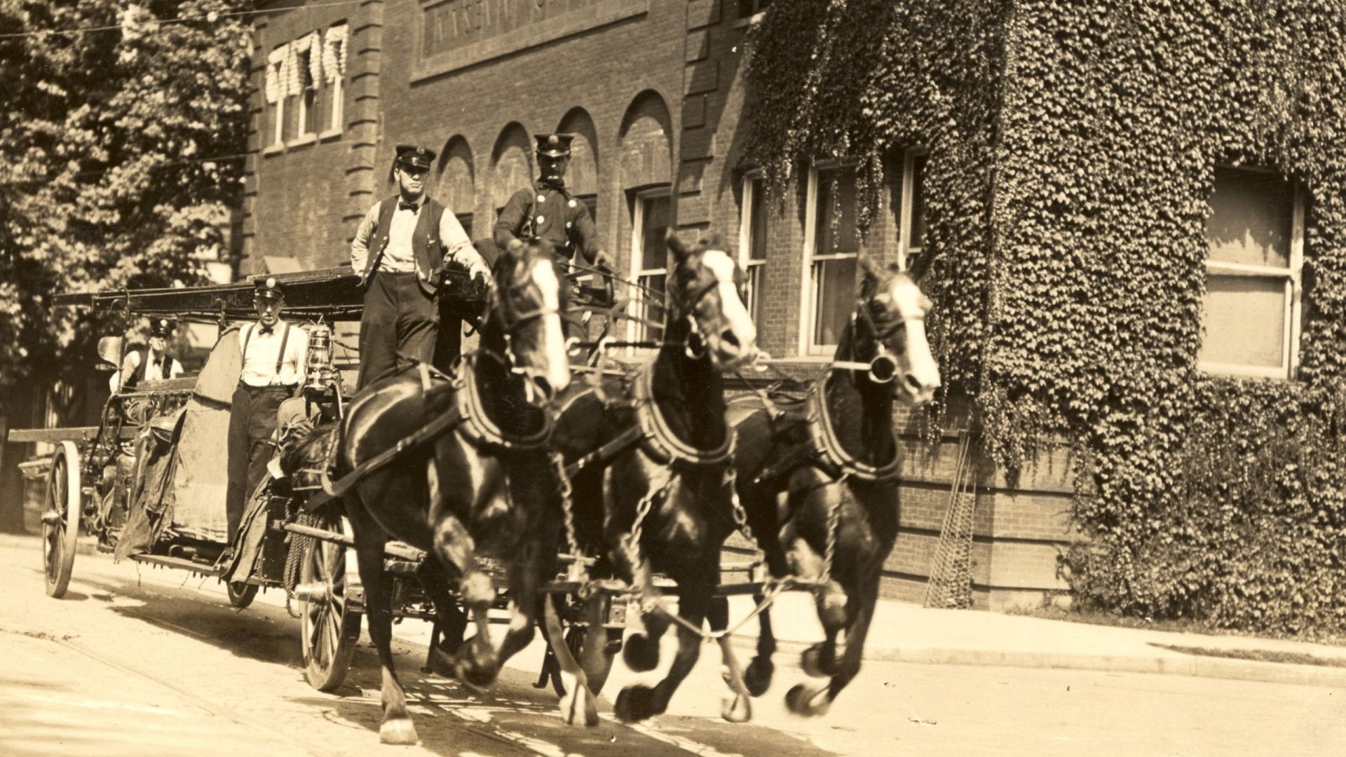 First Portland, Oregon Museum of Art Building at SW Fifth and Taylor (with horse drawn fire engine passing). The building was a gift of Henry W. Corbett & Caroline Elliott Ladd (Mrs. William S. Ladd) which was opened in 1905. Photo circa 1910. City of Portland (OR) Archives, Horse drawn Truck 1 moving past the Museum of Art, A2001-083.