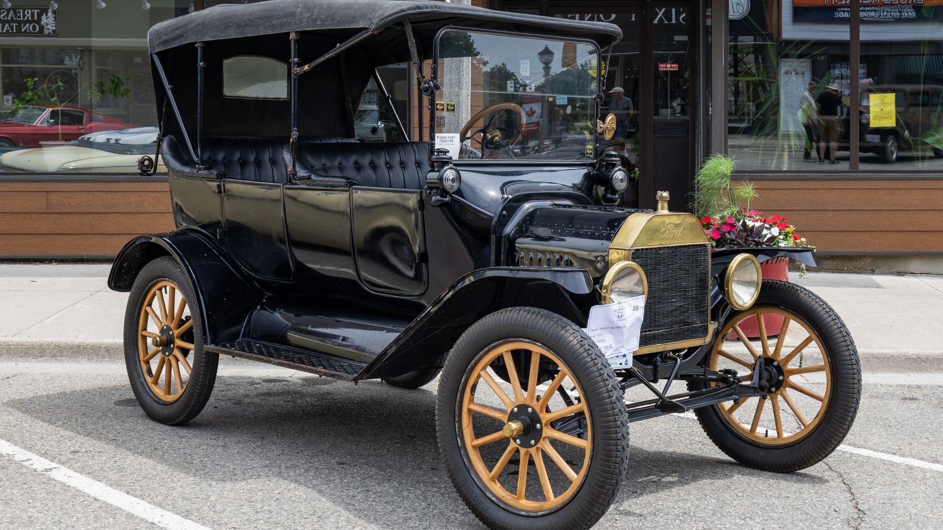 1915 Ford Model T, Blenheim Classics Auto Show, Blenheim, Ontario, 2025-06-21 02