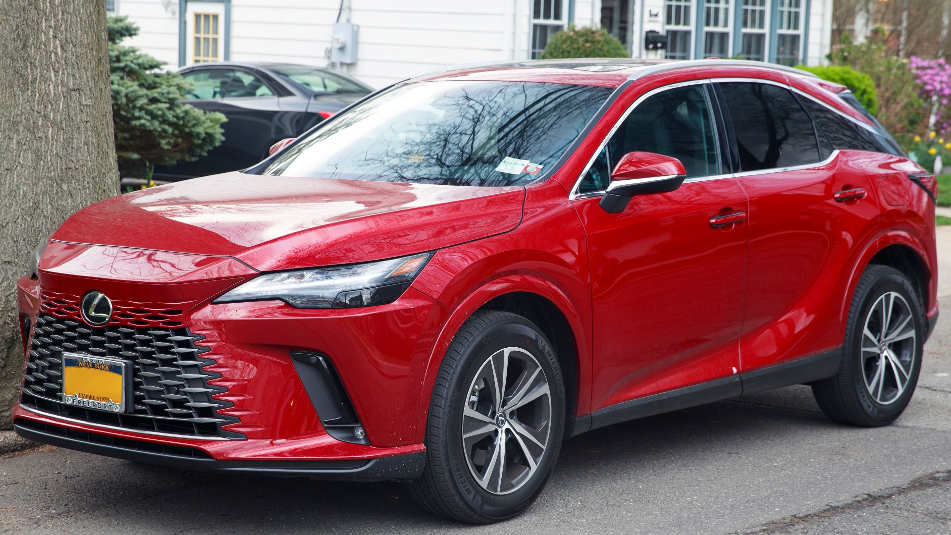 2023 Lexus RX 350 Premium Plus (AWD) in Matador Red Mica with Black leather interior. 8-Speed automatic, 2.4-litre PDI Turbocharged DOHC 16V inline-four (LEV3-SULEV30) with 275hp. Delivered six weeks before the photo but the first one I've seen of this generation.