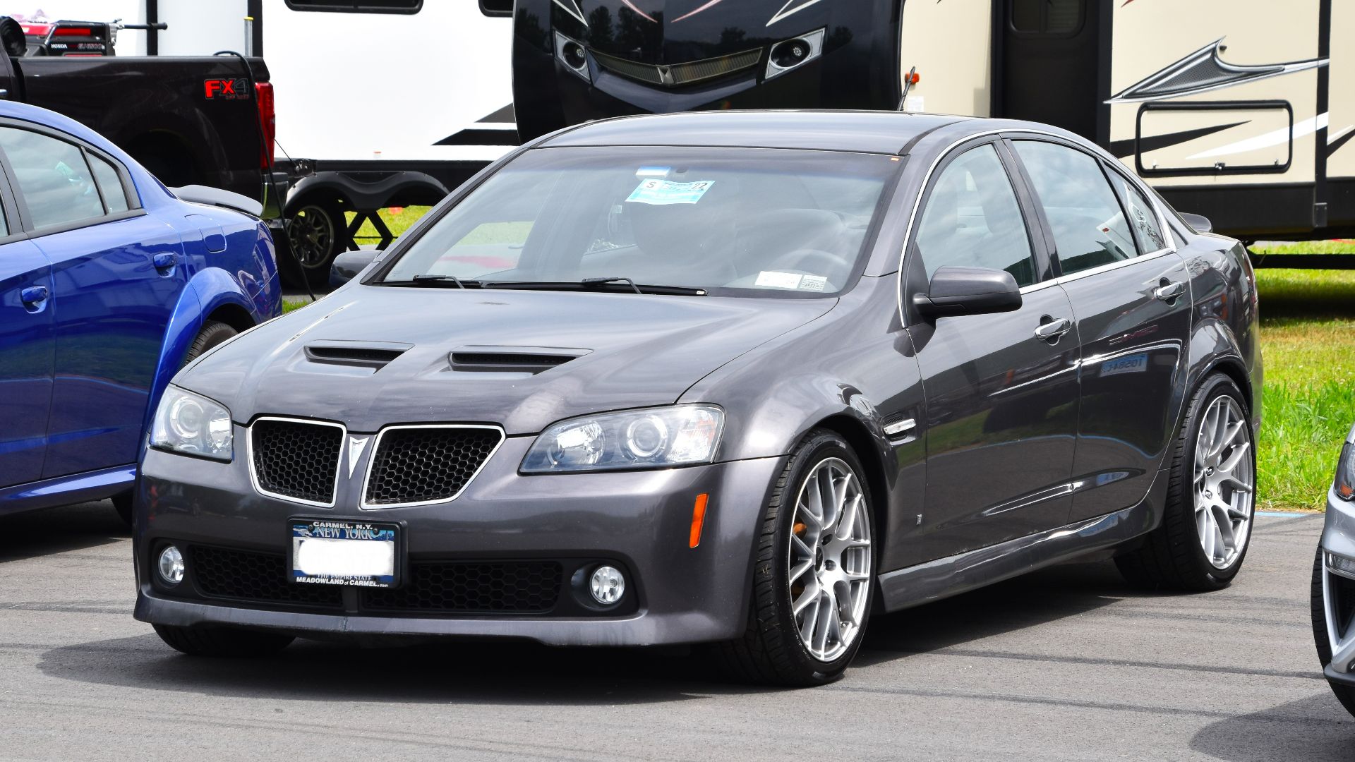 Production: 2007 - 2009
Engine: 6,0 litre V8 (petrol)
Power: 366 PS
Gearbox: 6 speed automatic
Layout: front engine, rear drive

Location: Lakeville, Connecticut (USA)