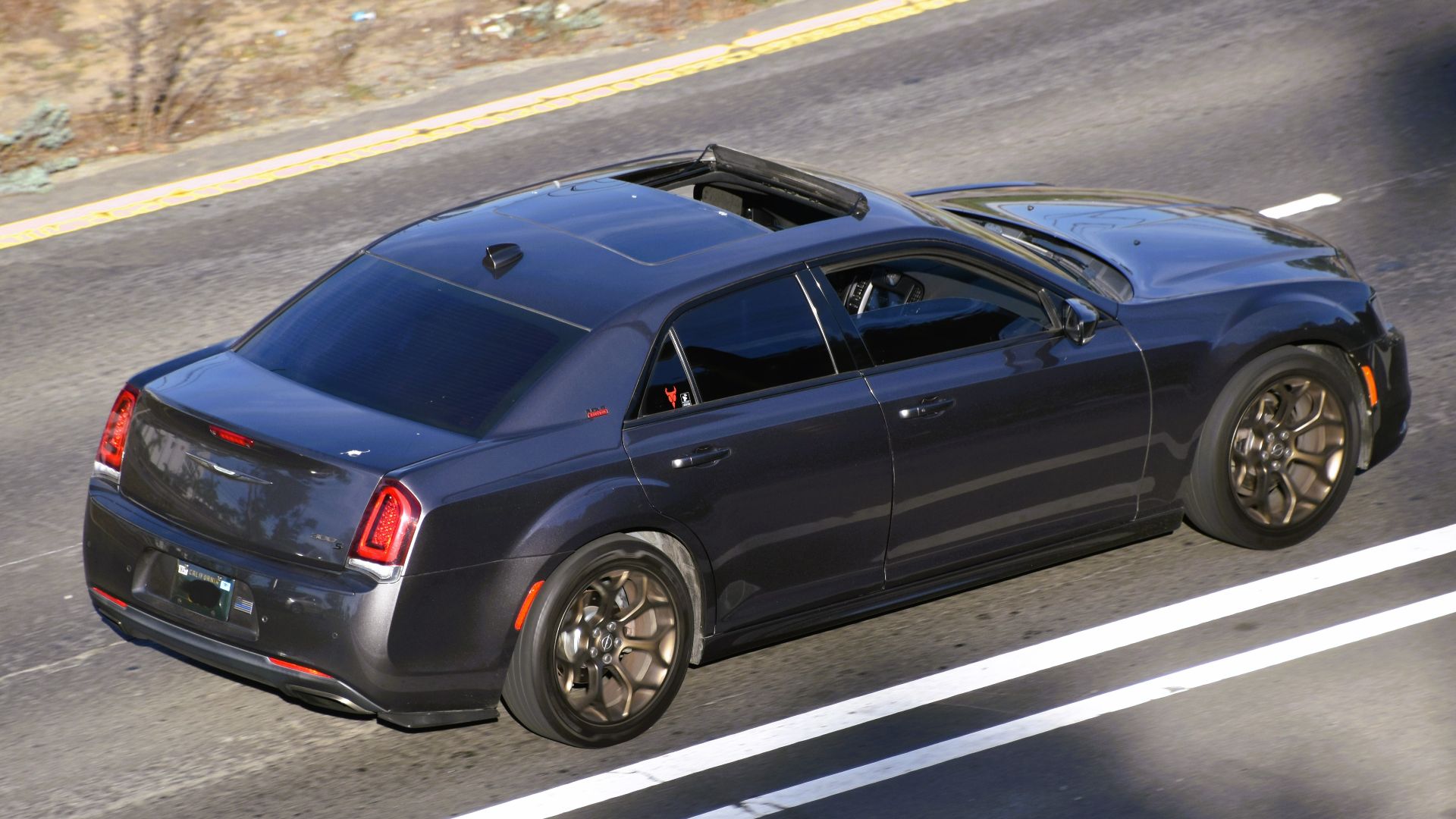 Production: 2004 - 2023
Generation: Second (2011 - 2023)
Engine: 5,7 litre V8 (petrol)
Power: 368 PS
Gearbox: 8 speed automatic

Layout: front engine, rear drive