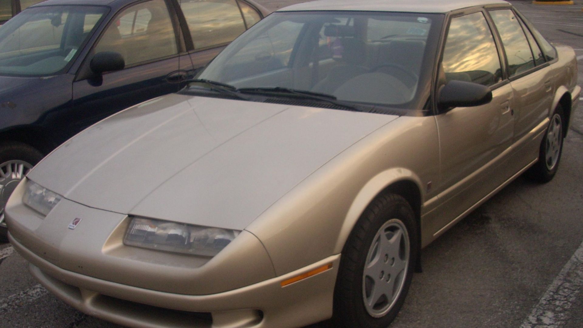 Saturn SL photographed in Lexington, Kentucky, USA.