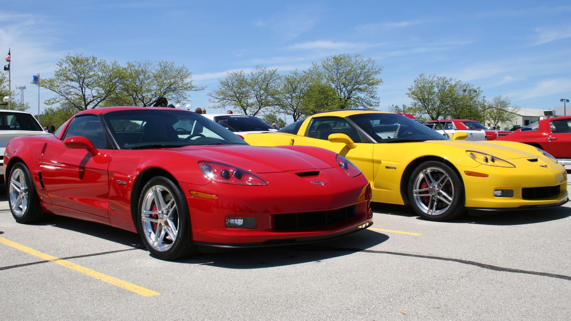 Photo of 2 C6 Z06's at the Waukesha Car Show (May 21st, 2006) that I took.