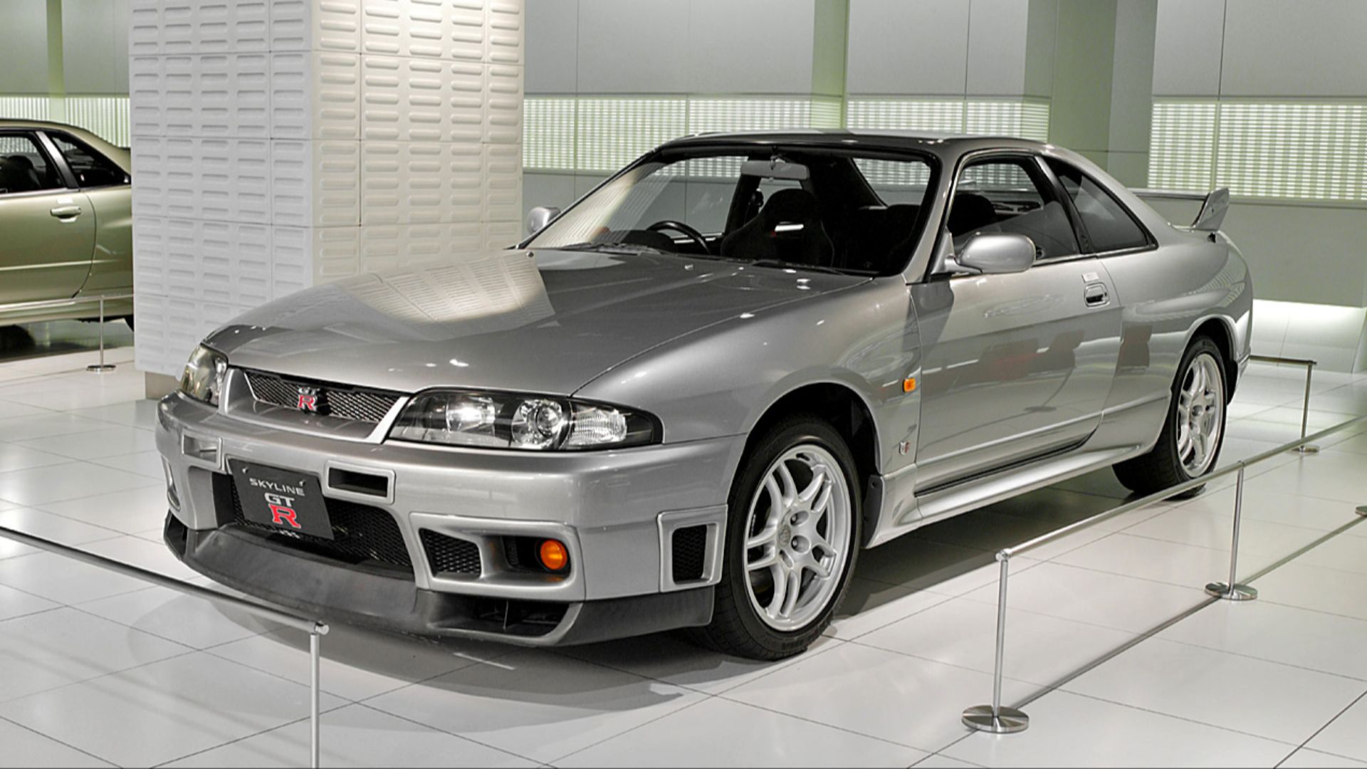 Nissan Skyline R33 GT-R, in Nissan Ginza Gallery.