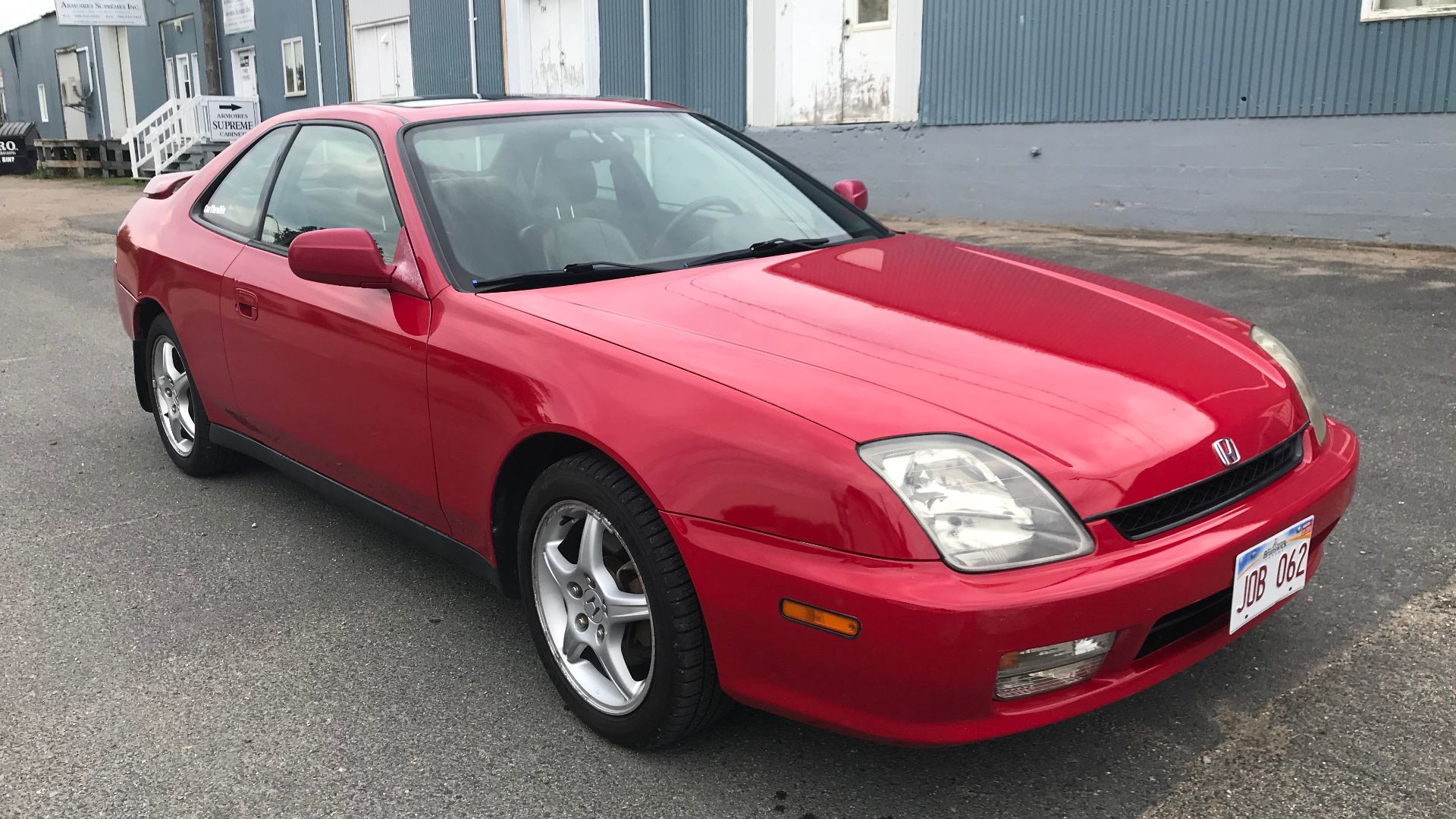 Canadian market 2001 Honda Prelude SE with five speed manual transmission.