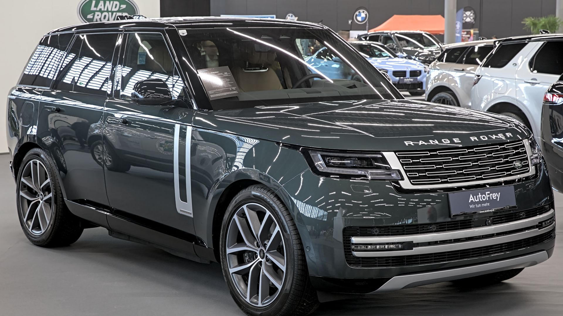 Land_Rover_Range_Rover_(5th_generation) at Automesse Salzburg 2023