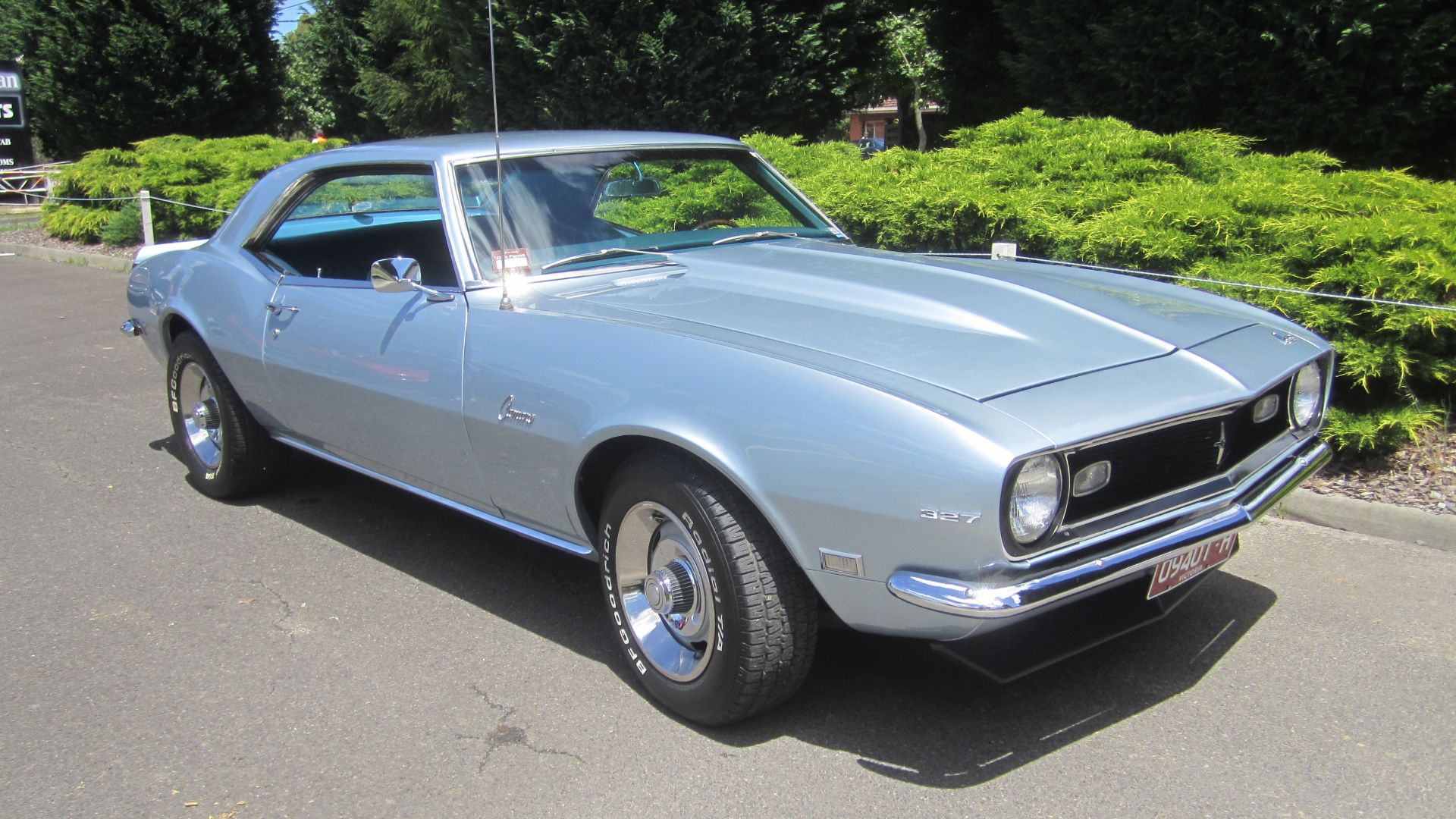 In 1968 the new fresh air system, 'Astro Ventilation' was introduced, so the 1967 vent windows were deleted, side markers, front and rear were added and the grille was slightly more pointed, the tail lights divided. This car has the optional cowl induction hood and 275hp L30 327 V8
Available in base, RS appearance package, SS performance package and the race ready Z28.

Other engines; 295 bhp 350, 375 bhp 396, 302 Z28, also some dealer installed 427s.