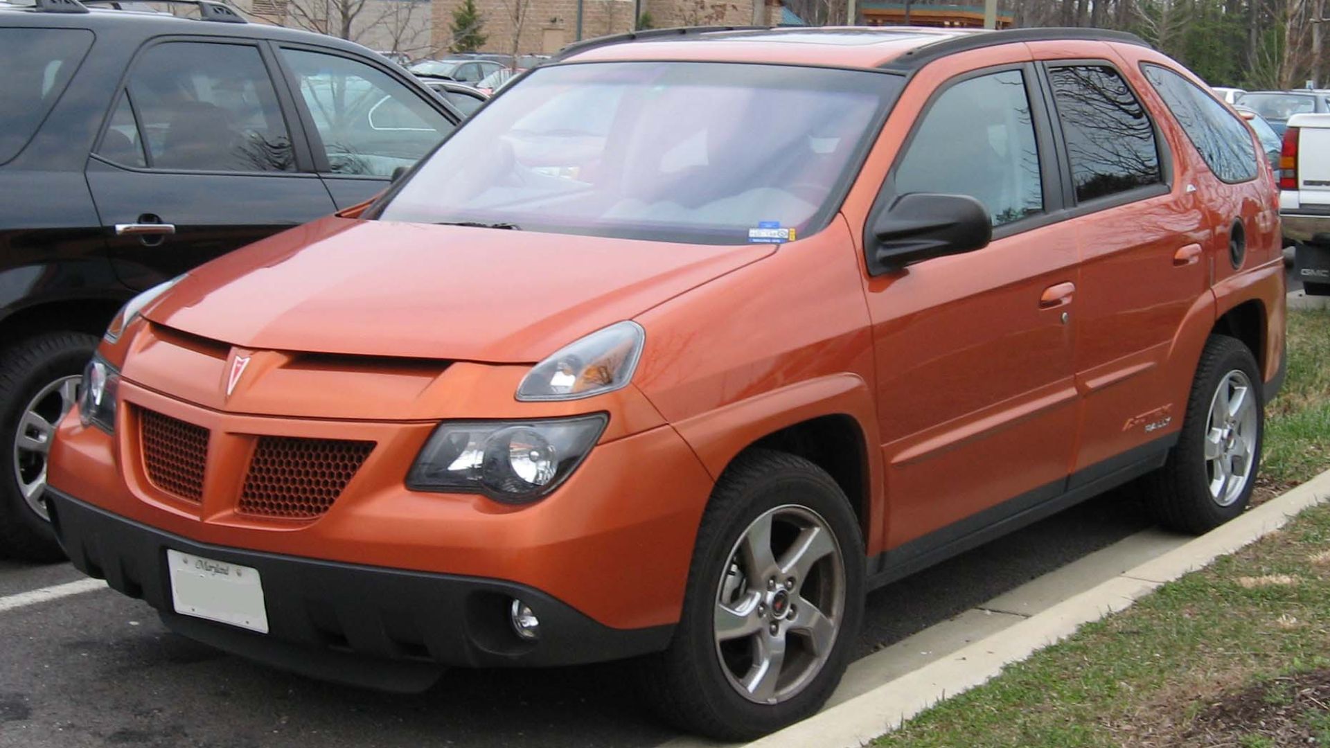 2002-2005 Pontiac Aztek photographed in USA.