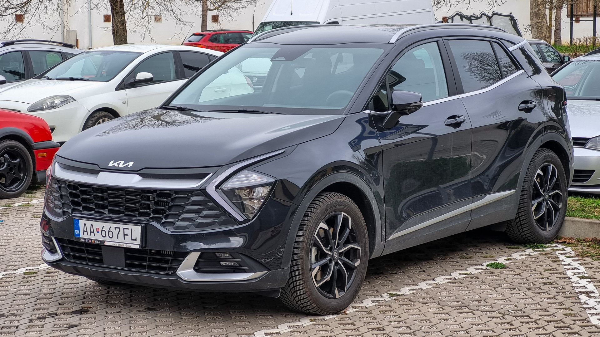 5th gen Kia Sportage (NQ5; 2021) pictured in Považská Bystrica, Slovakia.