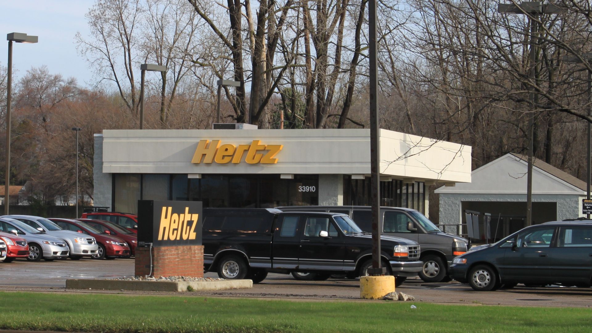 Hertz car rental office, 33910 Plymouth Road, Livonia, Michigan