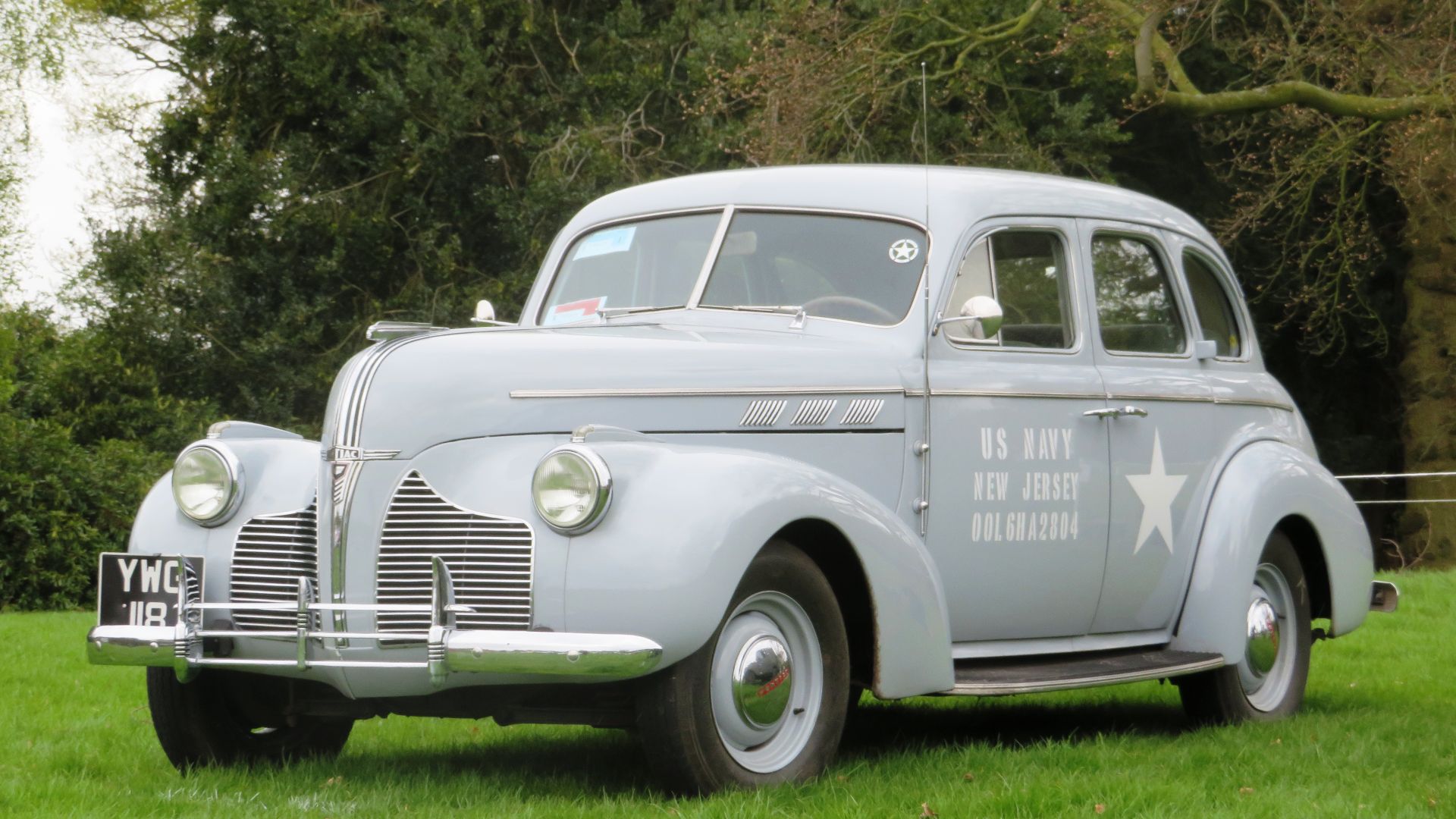 Pontiac Deluxe Six painted for US navy