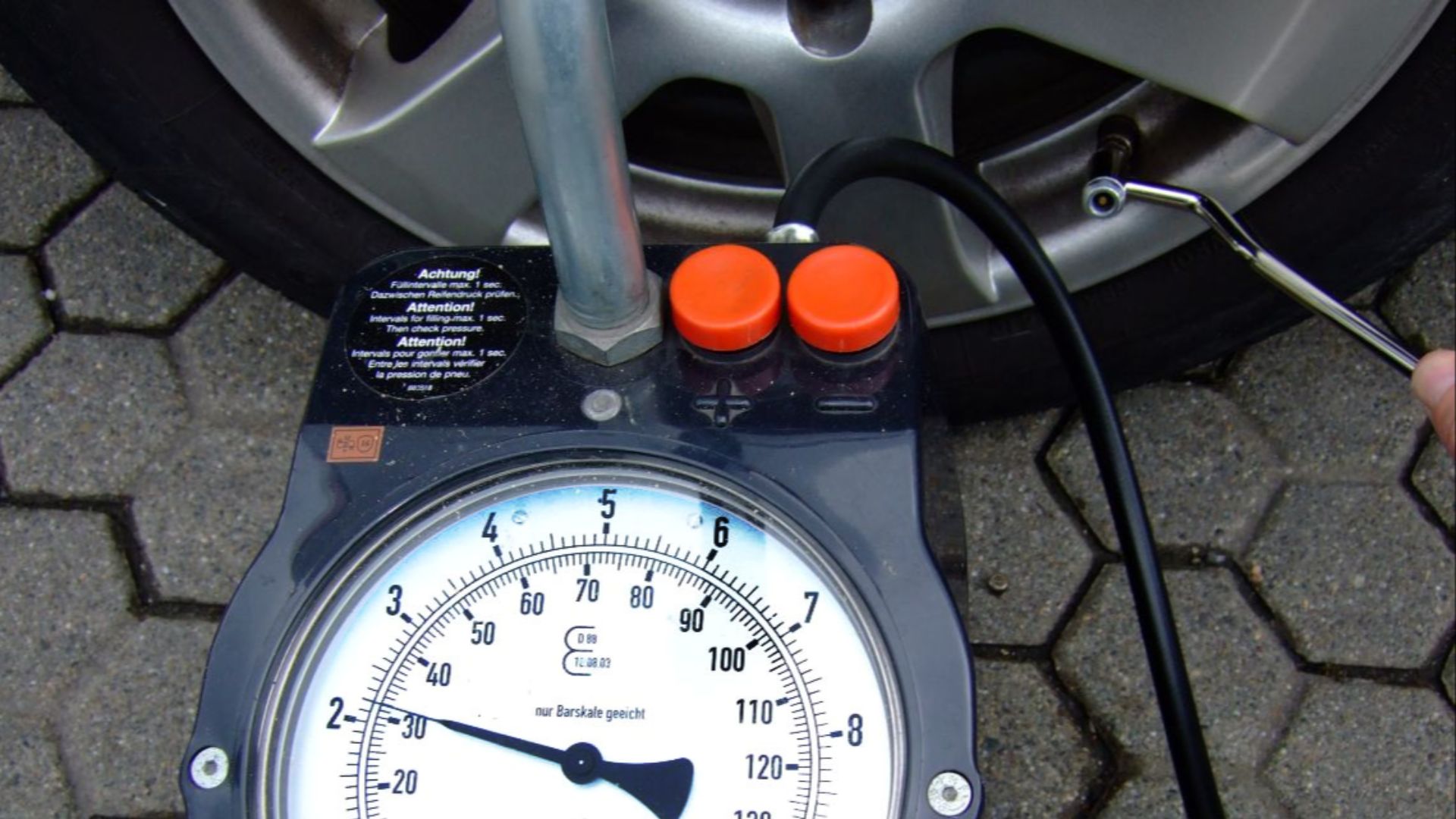 Reifendruck messen