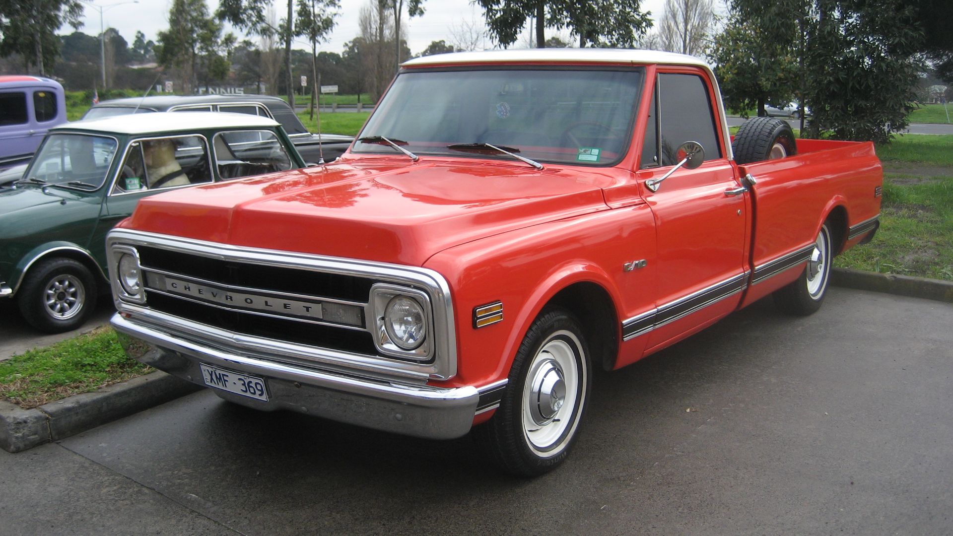 The 2nd generation C10 Pickup was built from 1967-72, a new modern look, it was a 1/2 ton short bed pickup. (C15; 1/2 ton long bed, C20; 3/4 ton and C30; 1 ton) , the K10 was the 4WD version. Available in Base or upmarket CST (Custom). It got a new grille and hood in 1969 and the new K5 Blazer SUV was introduced. A very mild grille update in 1970.
Engines; 292 cu in 6 cyl or 350 and 402 cu in V8s