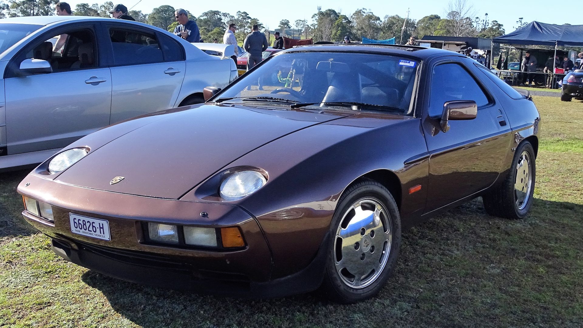 Porsche 928
