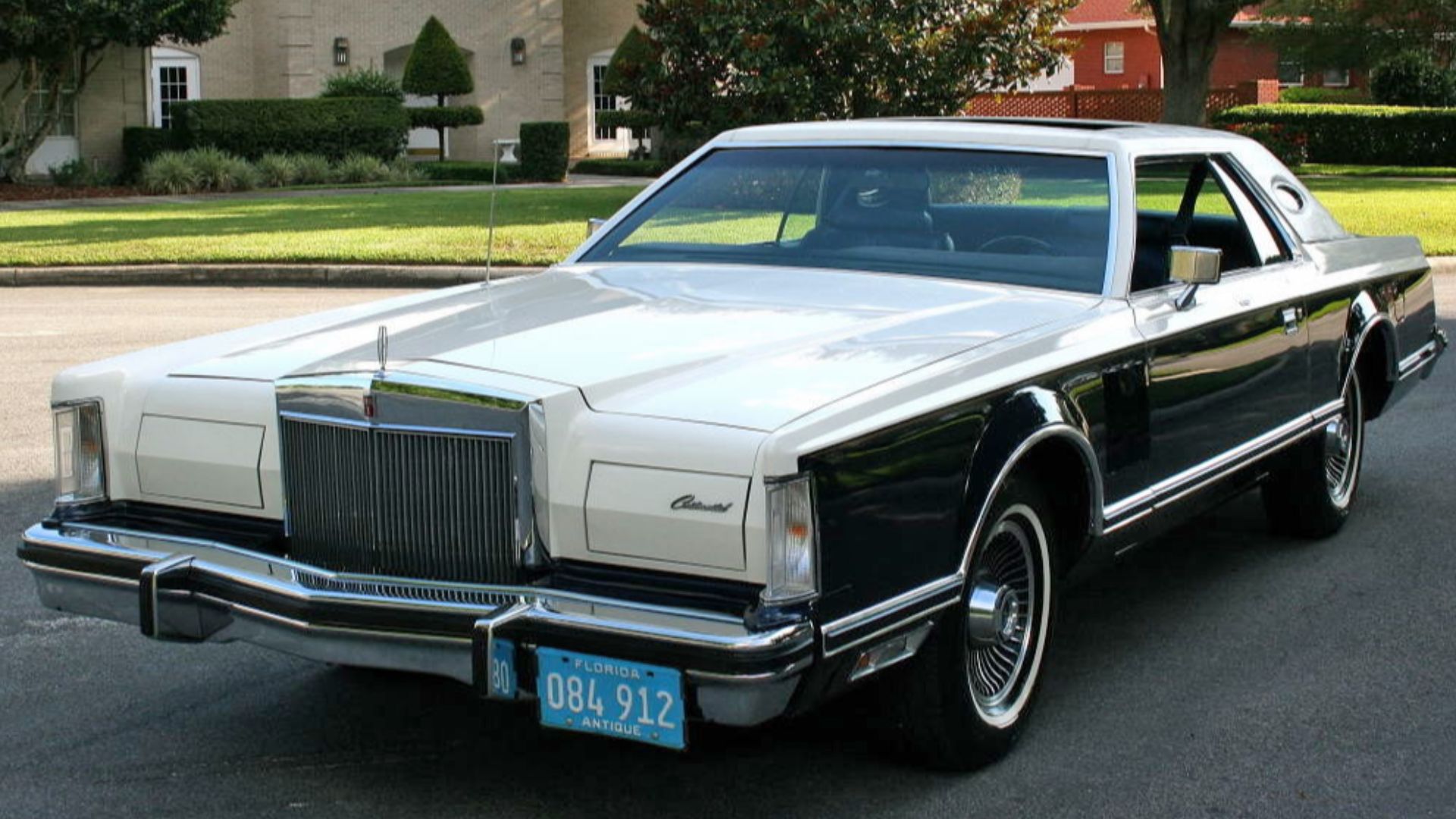 1979 Lincoln Mark V Bill Blass designer edition
I think this is the only BB edition I have seen without the fake convertible roof.