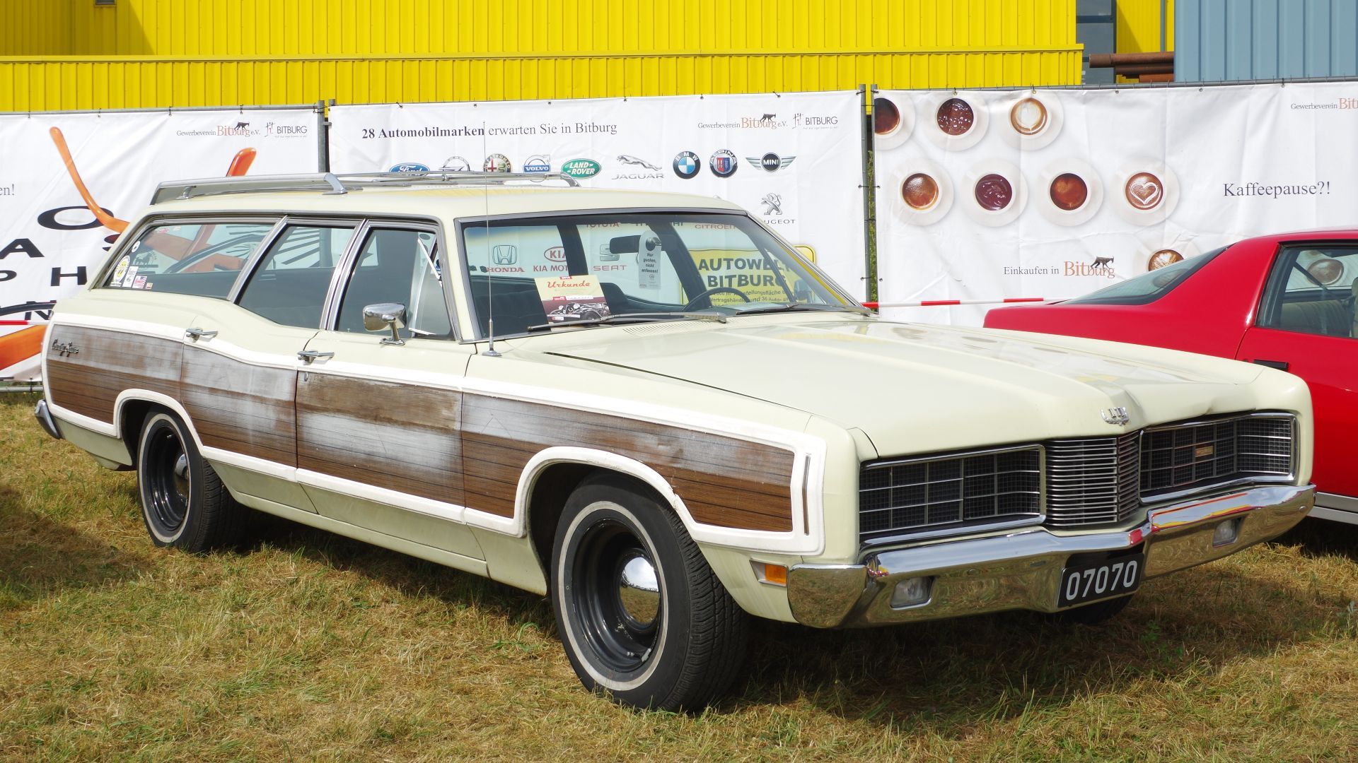 Ford LTD Country Squire, 1970, 6400 cm³, 265 PS

, Bitburg Classic 2016, Das Nummernschild ist verfälscht!