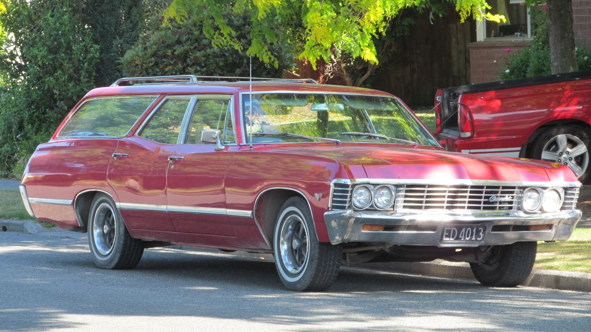 This was parked around the corner from my house on Saturday - it would appear the owner was visiting the house with the Falcon ute on the driveway. Judging by the plate this has been in NZ for the majority of its life.