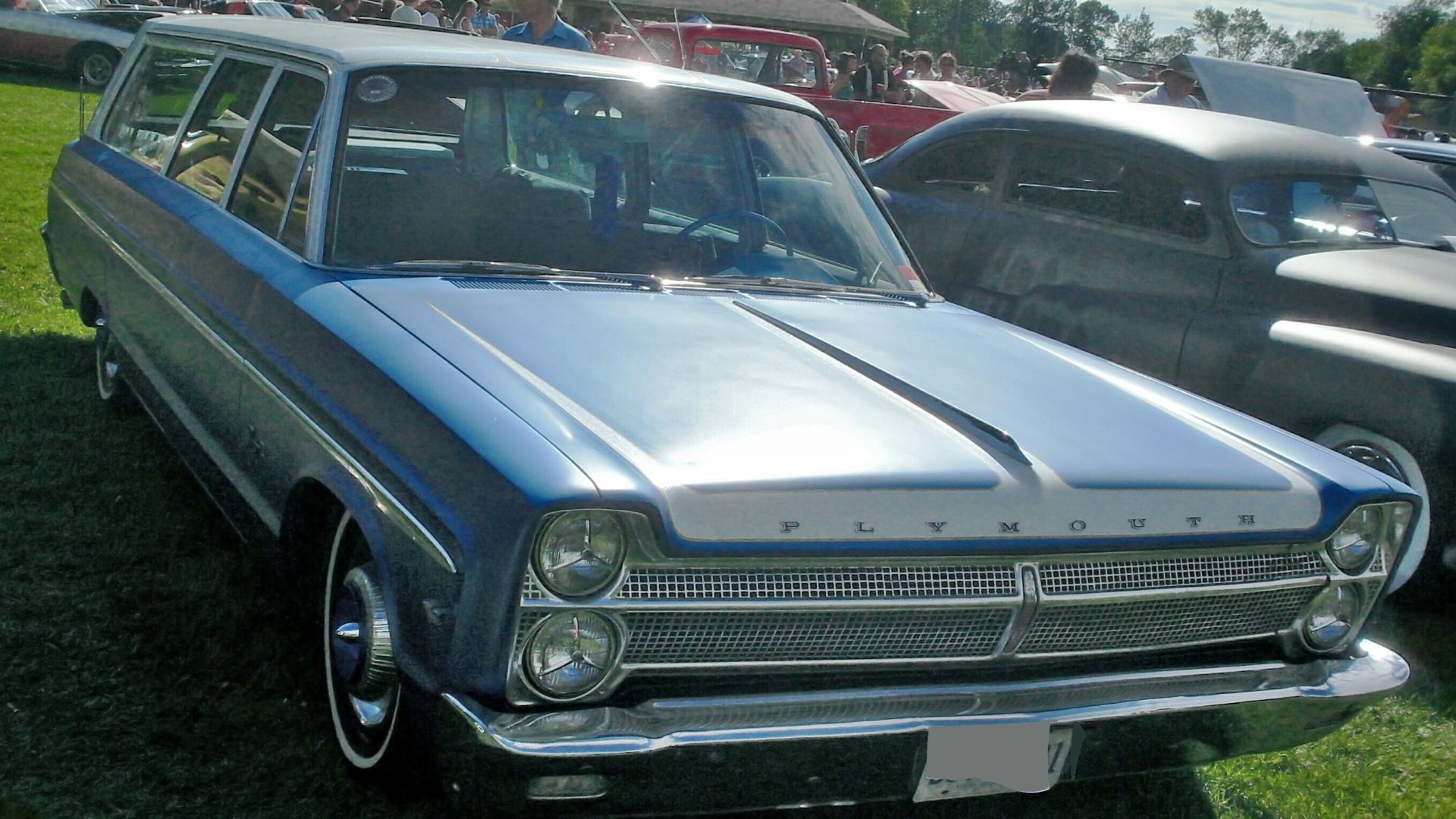 1965 Plymouth Fury photographed in Rigaud, Québec, Canada at the Rassemblement Rigaud 2013.