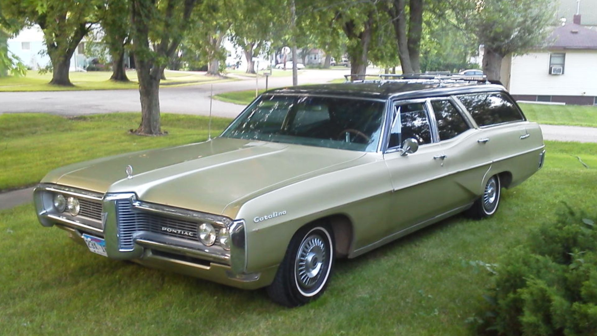 1968 Pontiac Catalina Wagon- 400 c.i. with a 2-barrel carb, 3-speed automatic transmission.