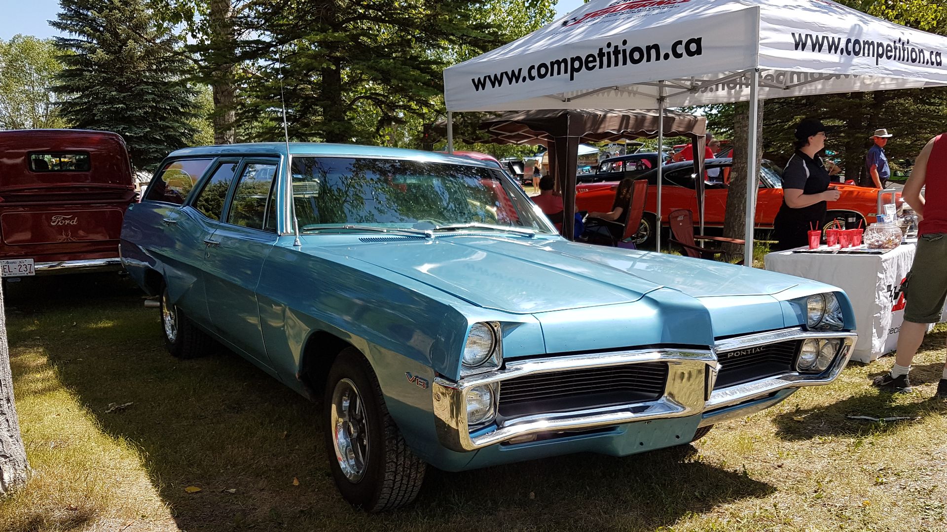 1967 Pontiac Parisienne (or Catalina) station wagon
