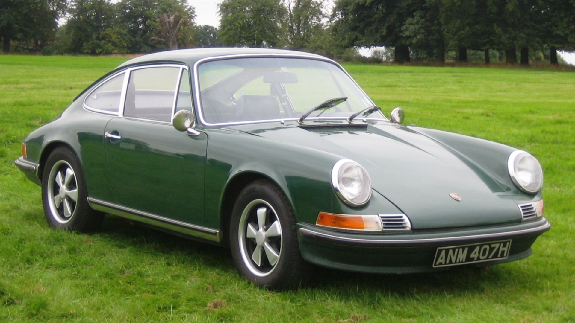 Porsche 911E at Knebworth
Date of first registration in UK: November 2004
Declared Year of manufacture: 1970
Engine size Cylinder capacity (cc): 2195 cc