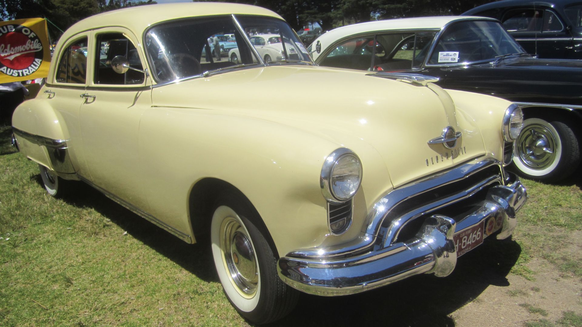 From 1941 the 1st digit of the Series was body size as before and the 2nd digit was the number of cylinders.
so available in 1949 was the GM-B body Special 76 and Dynamic 88 and the GM-C body Futuramic 98 (the Custom Cruiser 98 renamed in 1948)
In 1949
